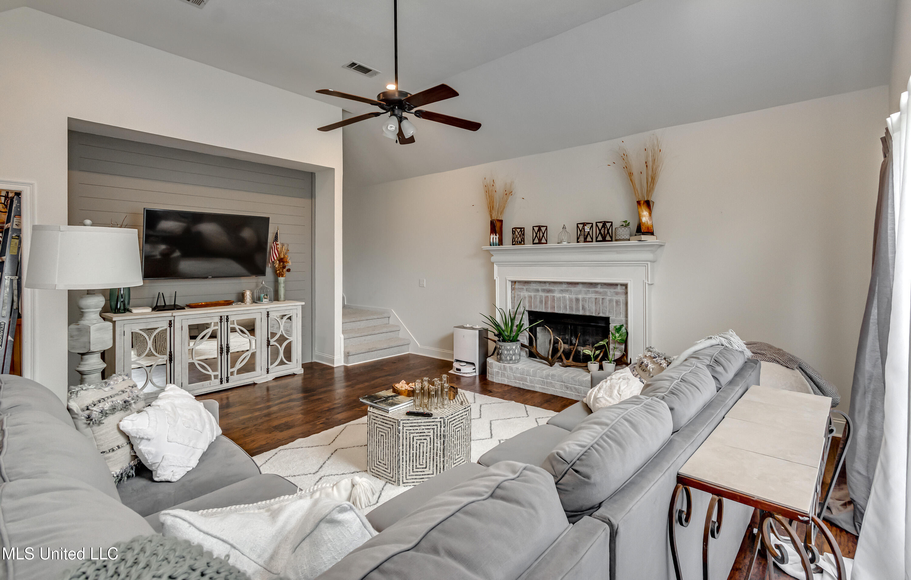708 Oak Trail, Canton, Mississippi image 4