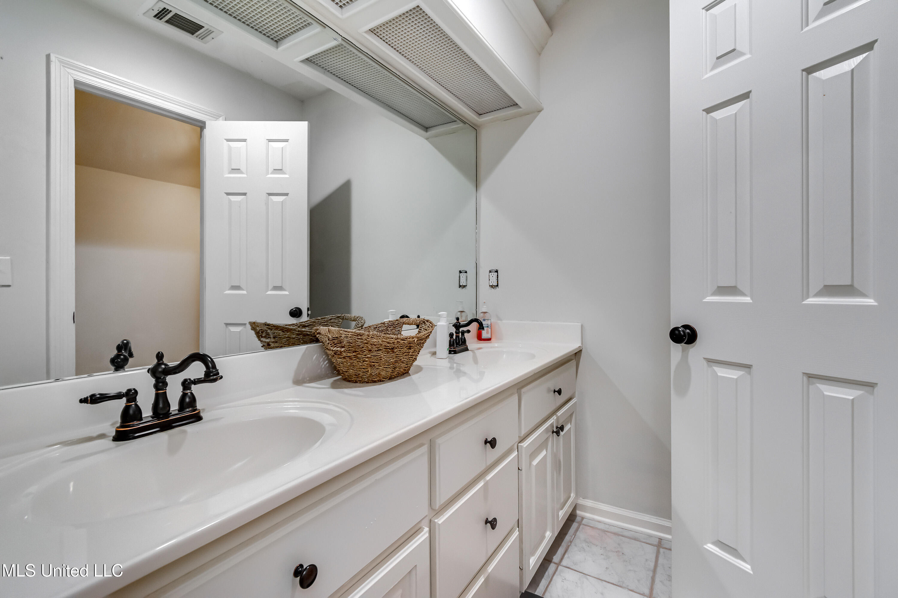 708 Oak Trail, Canton, Mississippi image 45