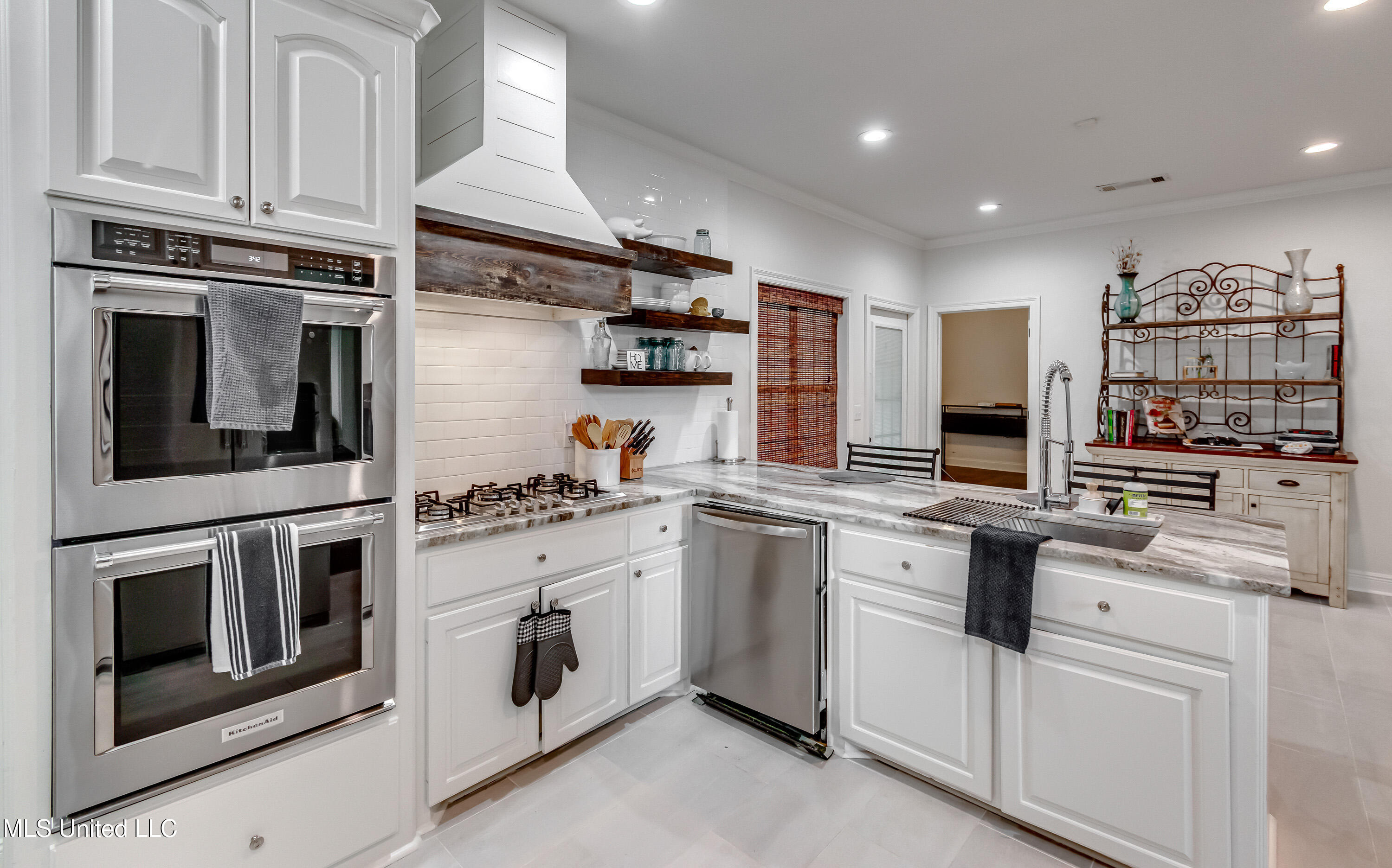 708 Oak Trail, Canton, Mississippi image 13