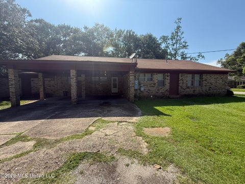 Homes For Rent - 4848 Saphire Avenue<br/> Jackson County, Moss Point, MS 39563