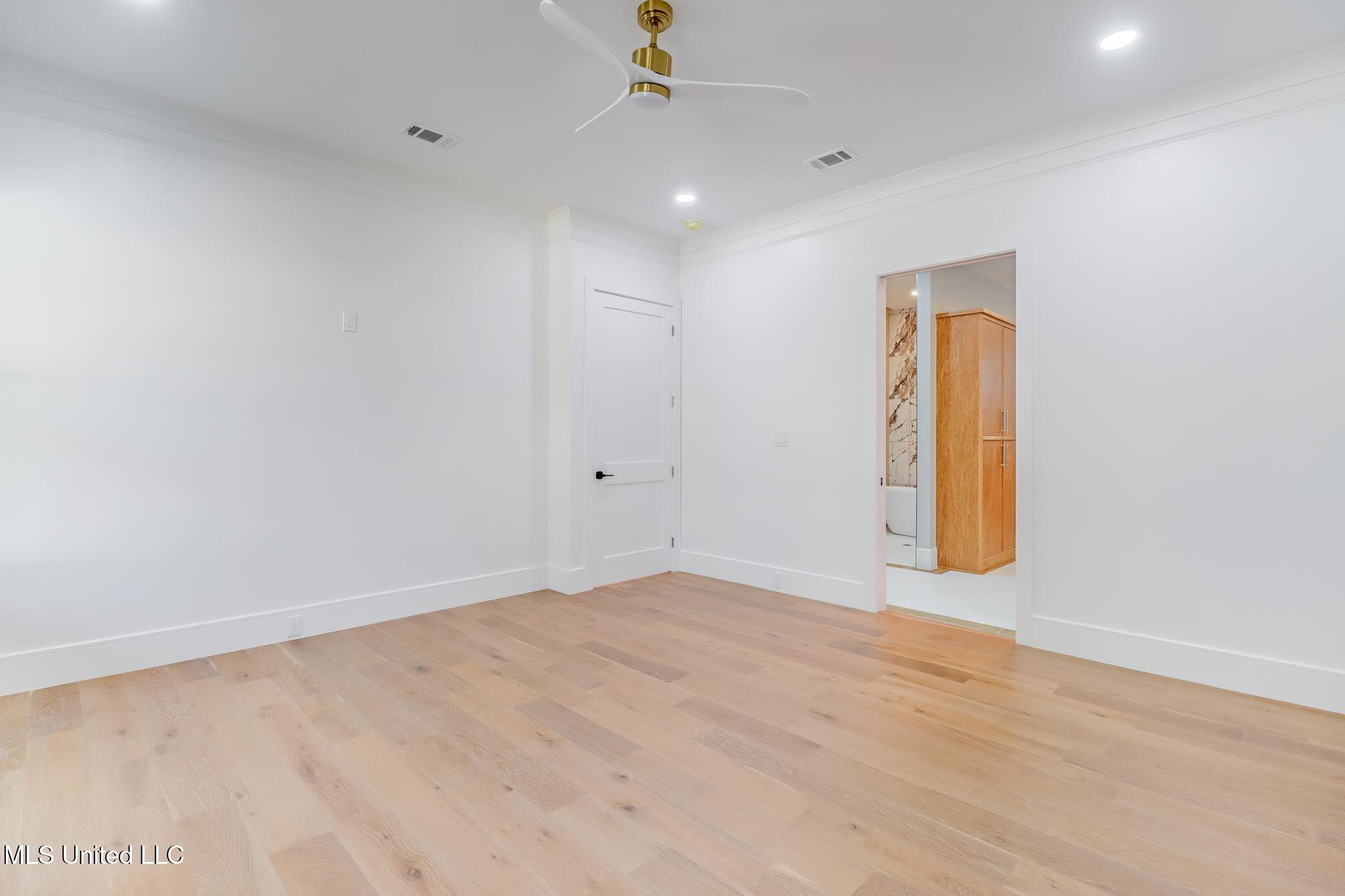 5 Hanging Oak Circle, Gulfport, Mississippi image 13