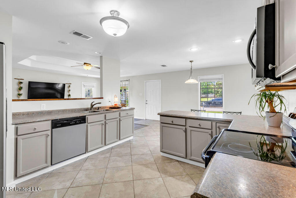 2189 Baywood Drive, Biloxi, Mississippi image 13
