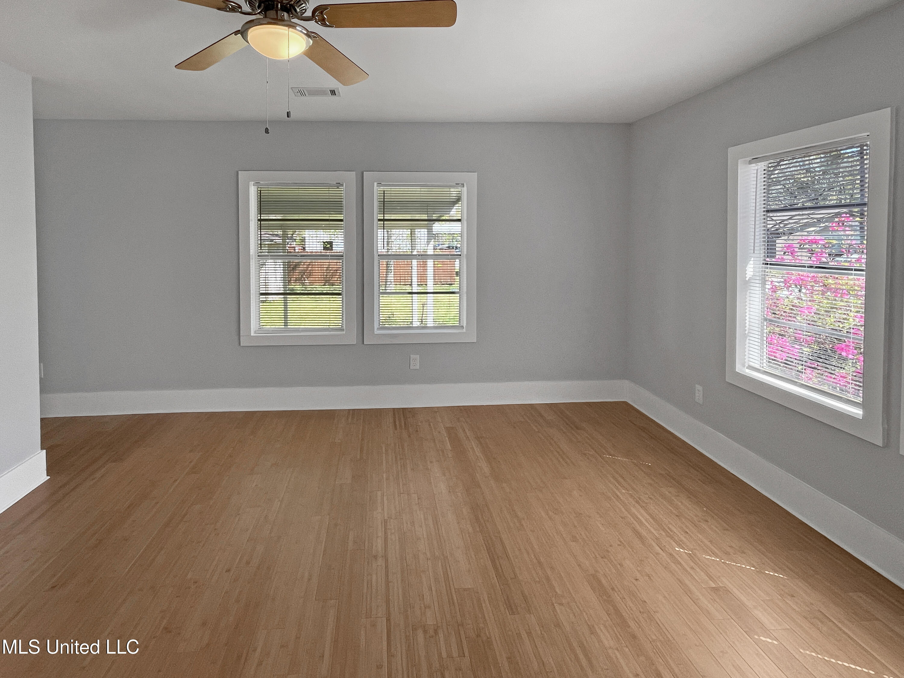 221 S Curran Avenue, Picayune, Mississippi image 2