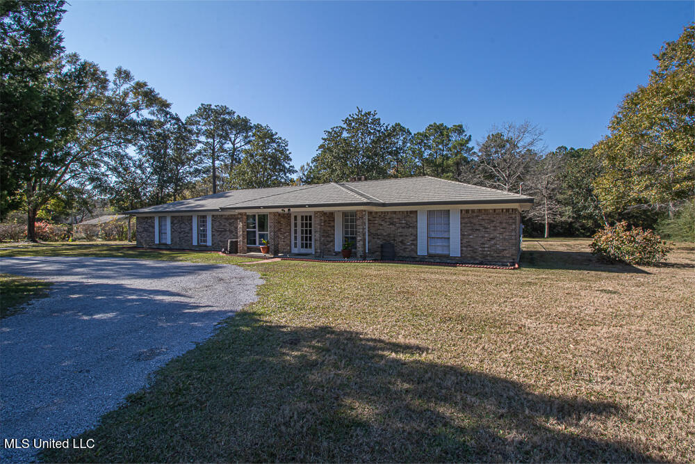 11705 Forest Crest Lane, Vancleave, Mississippi image 2