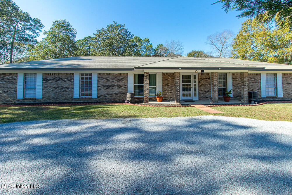 11705 Forest Crest Lane, Vancleave, Mississippi image 1