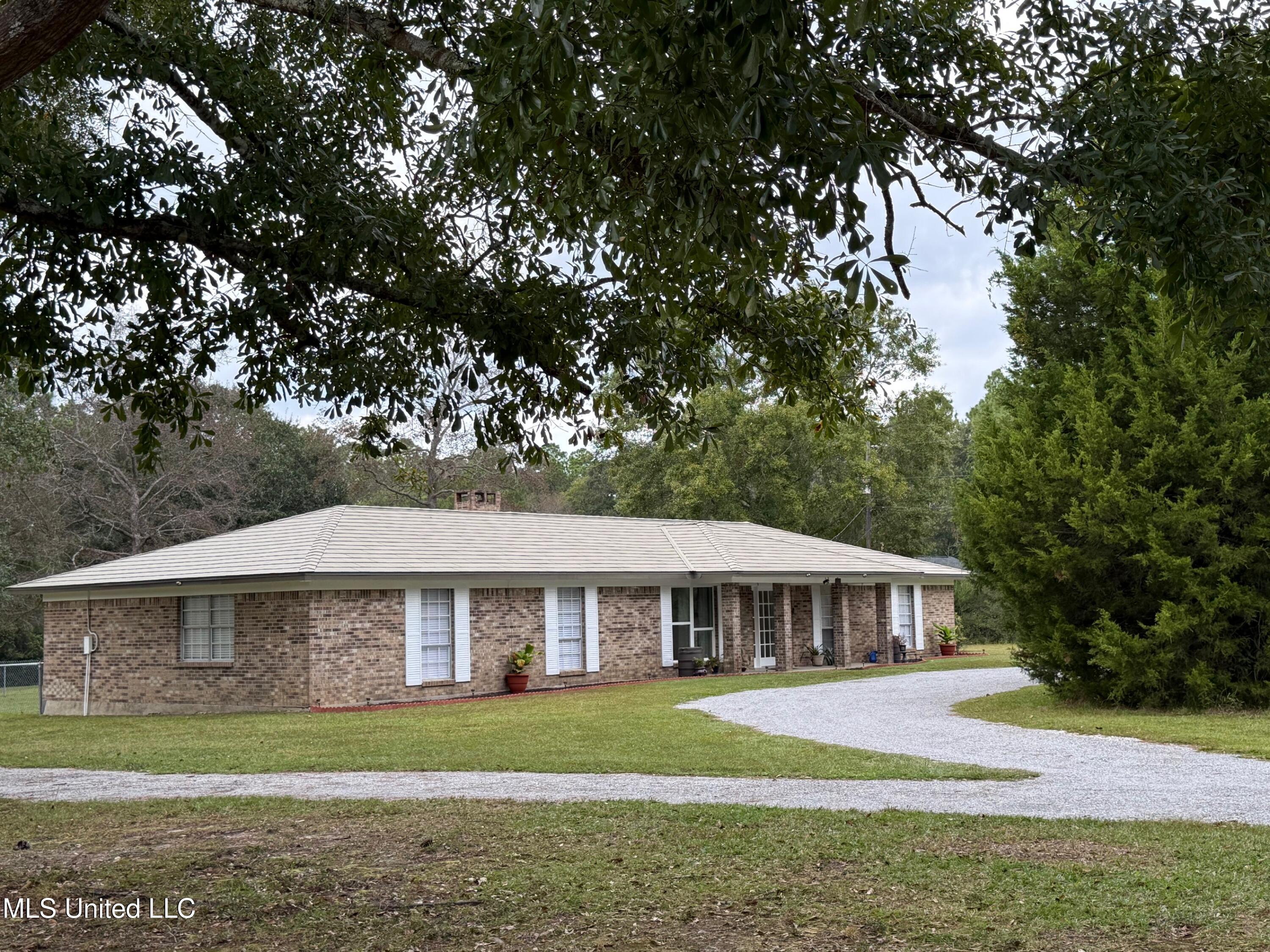 11705 Forest Crest Lane, Vancleave, Mississippi image 4