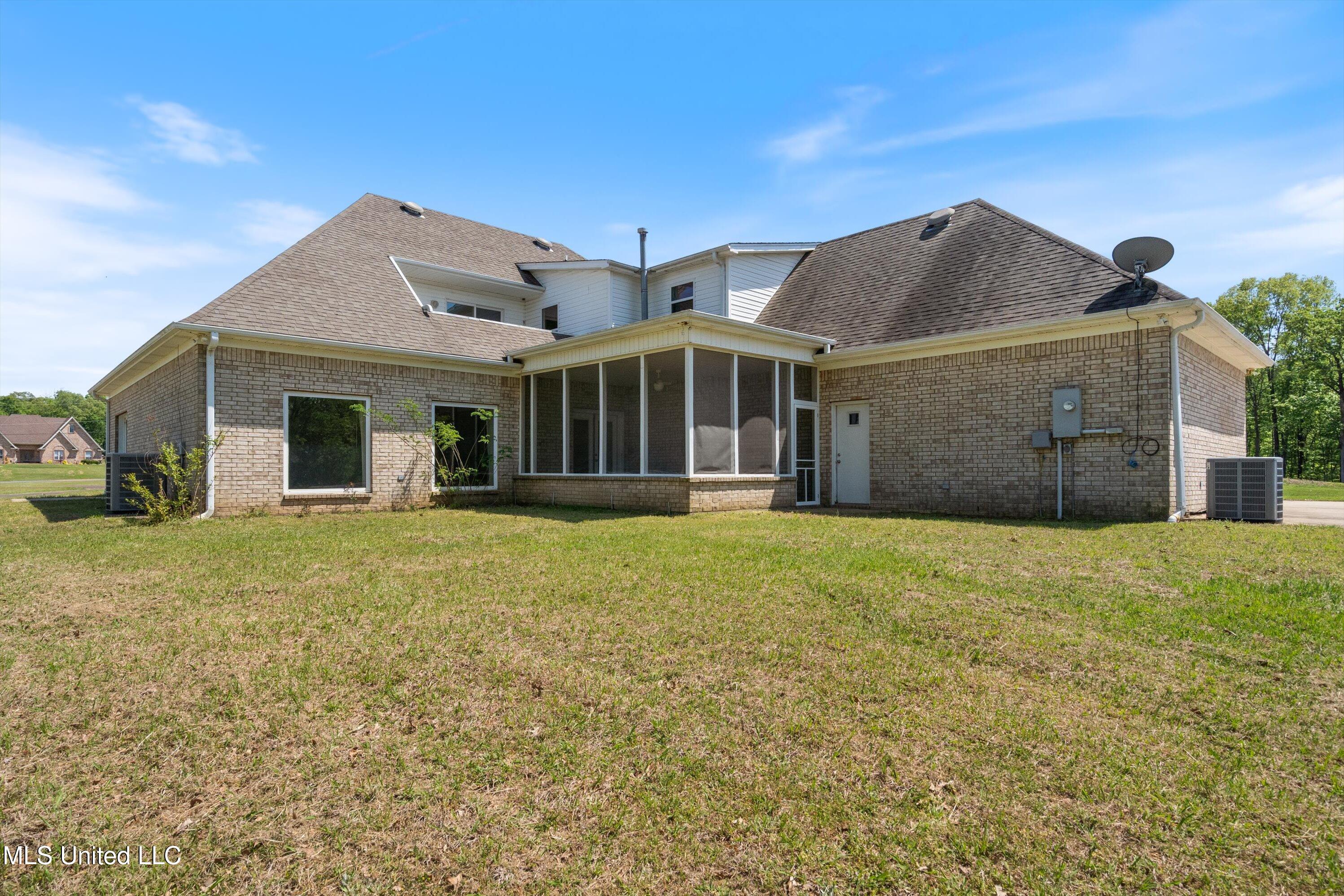 206 Swan Lk Drive, Coldwater, Mississippi image 8