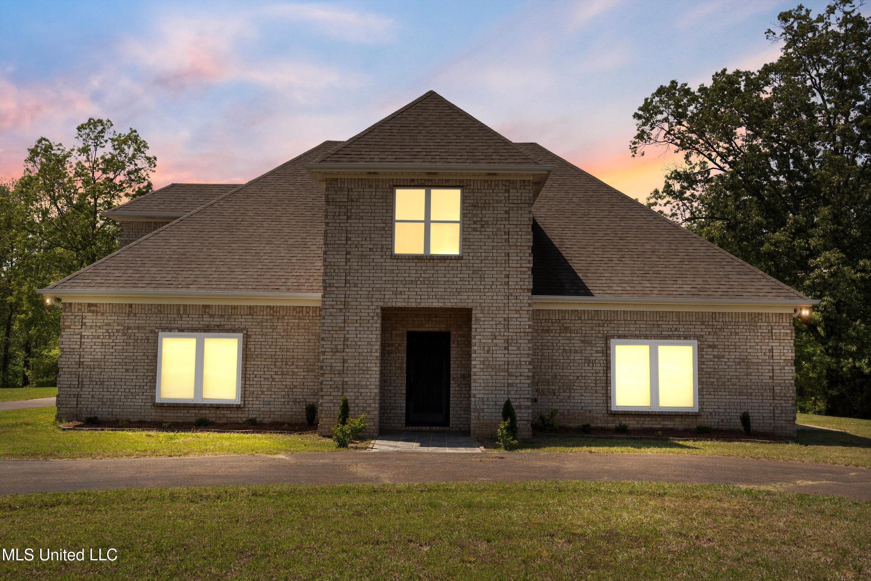 206 Swan Lk Drive, Coldwater, Mississippi image 1