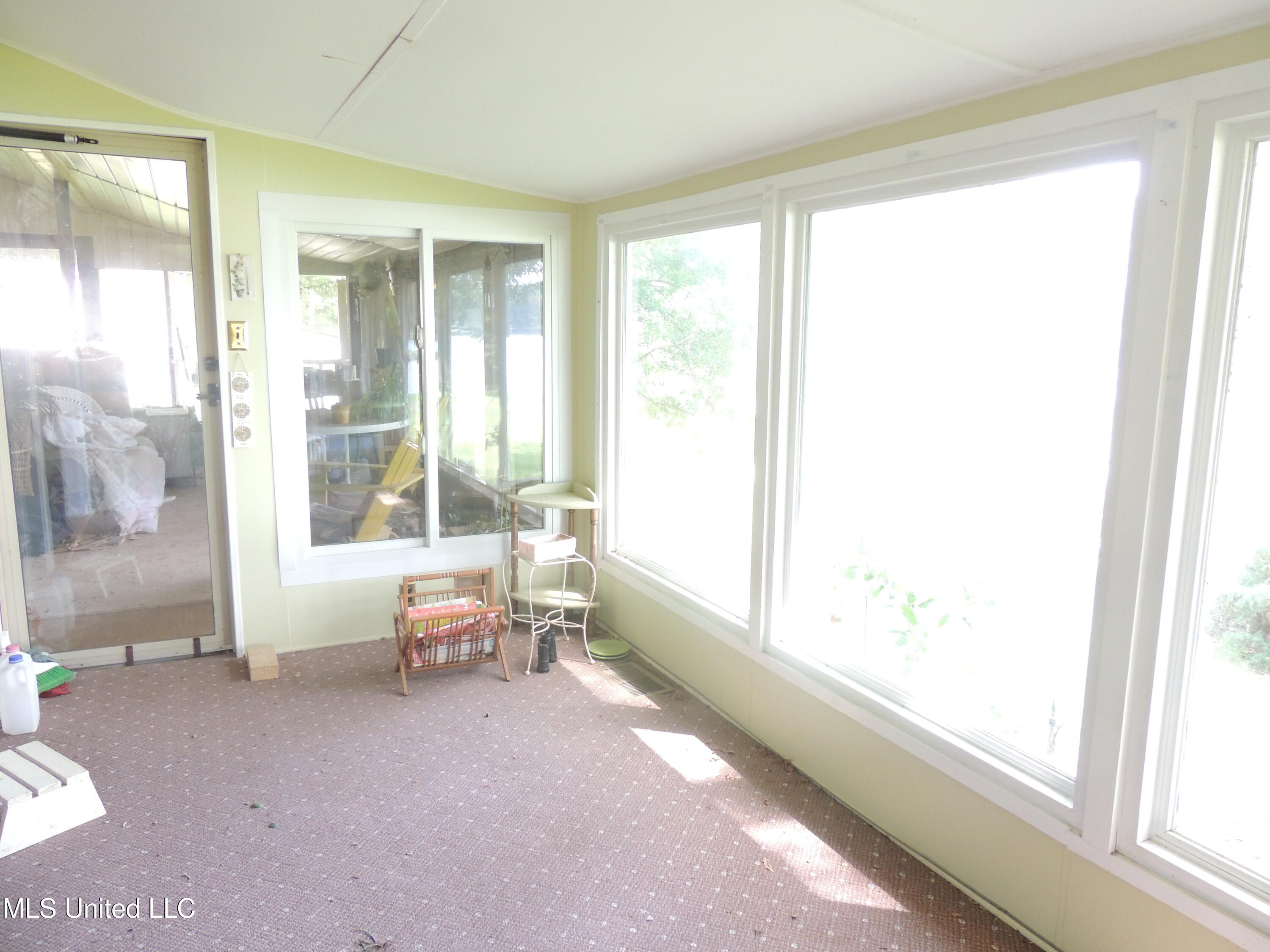 8671 Bob White Drive, Hernando, Mississippi image 4