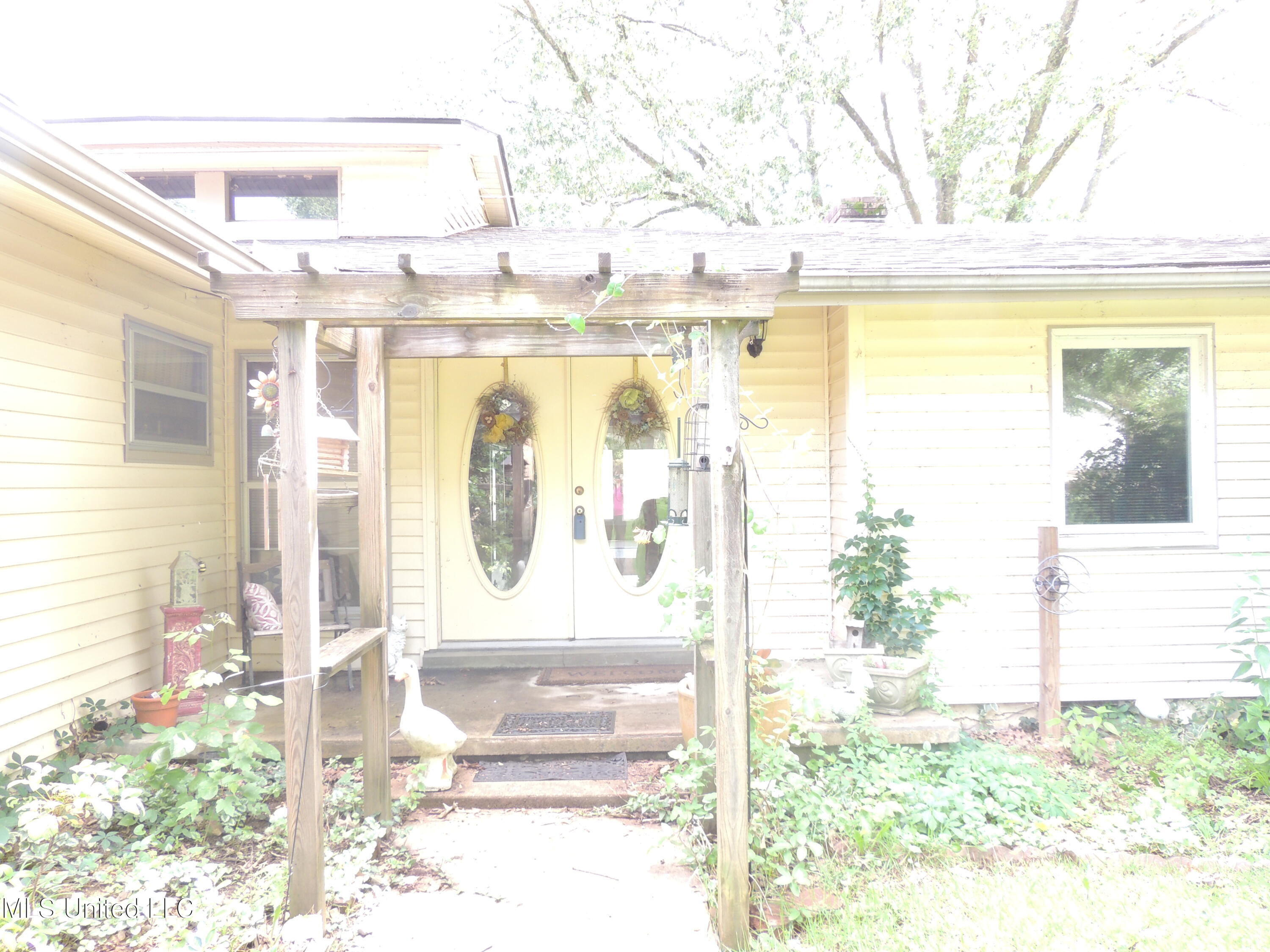8671 Bob White Drive, Hernando, Mississippi image 33