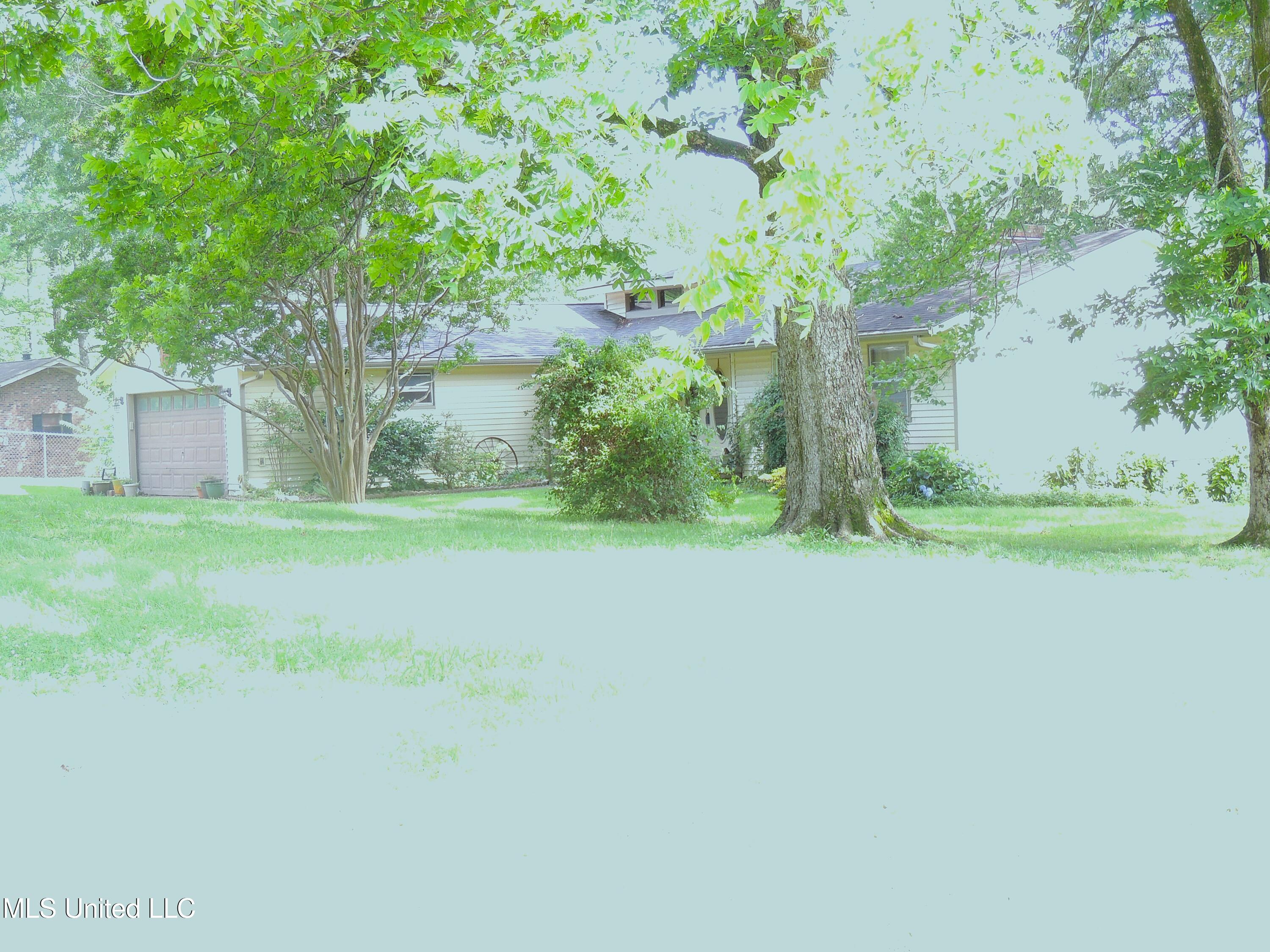 8671 Bob White Drive, Hernando, Mississippi image 43