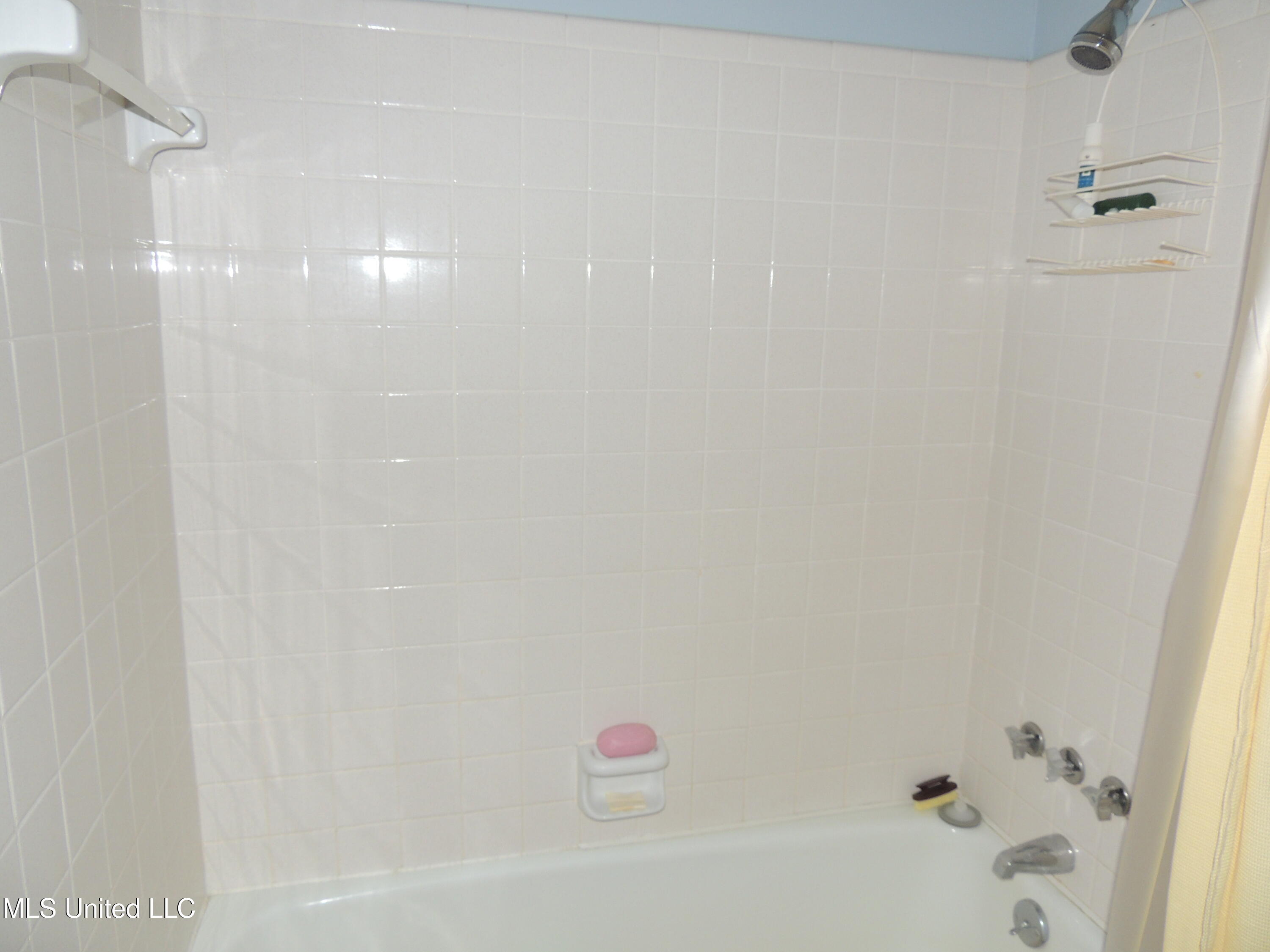 8671 Bob White Drive, Hernando, Mississippi image 26