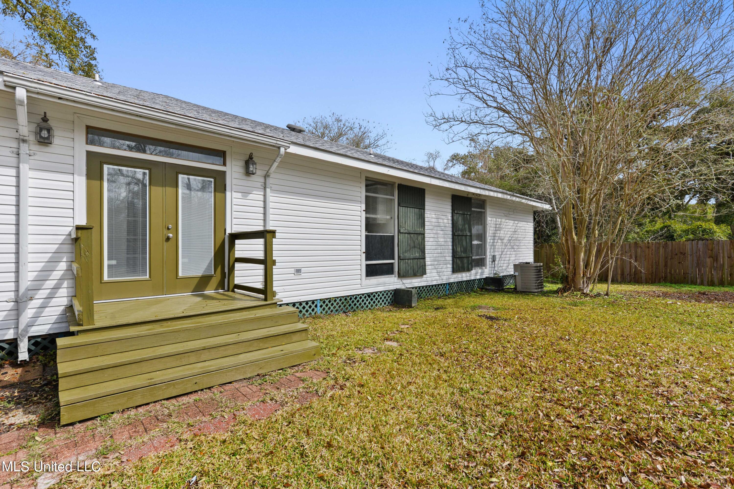 526 Demontluzin Avenue, Bay Saint Louis, Mississippi image 25