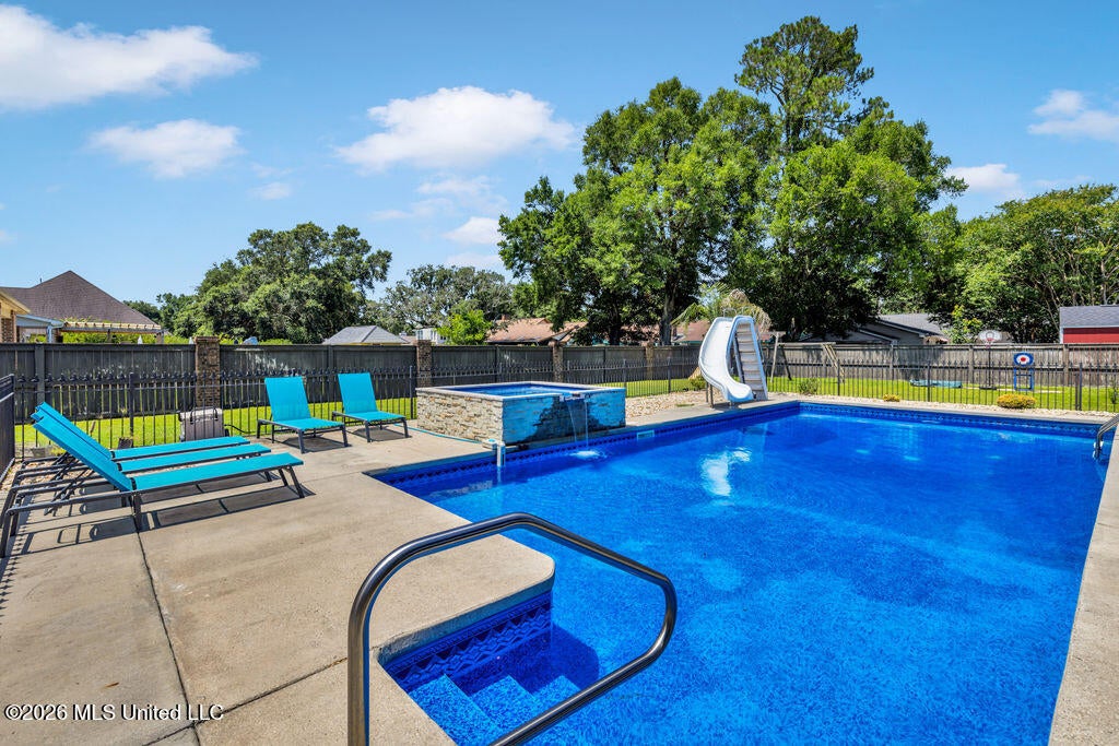315 Goose Pointe Boulevard