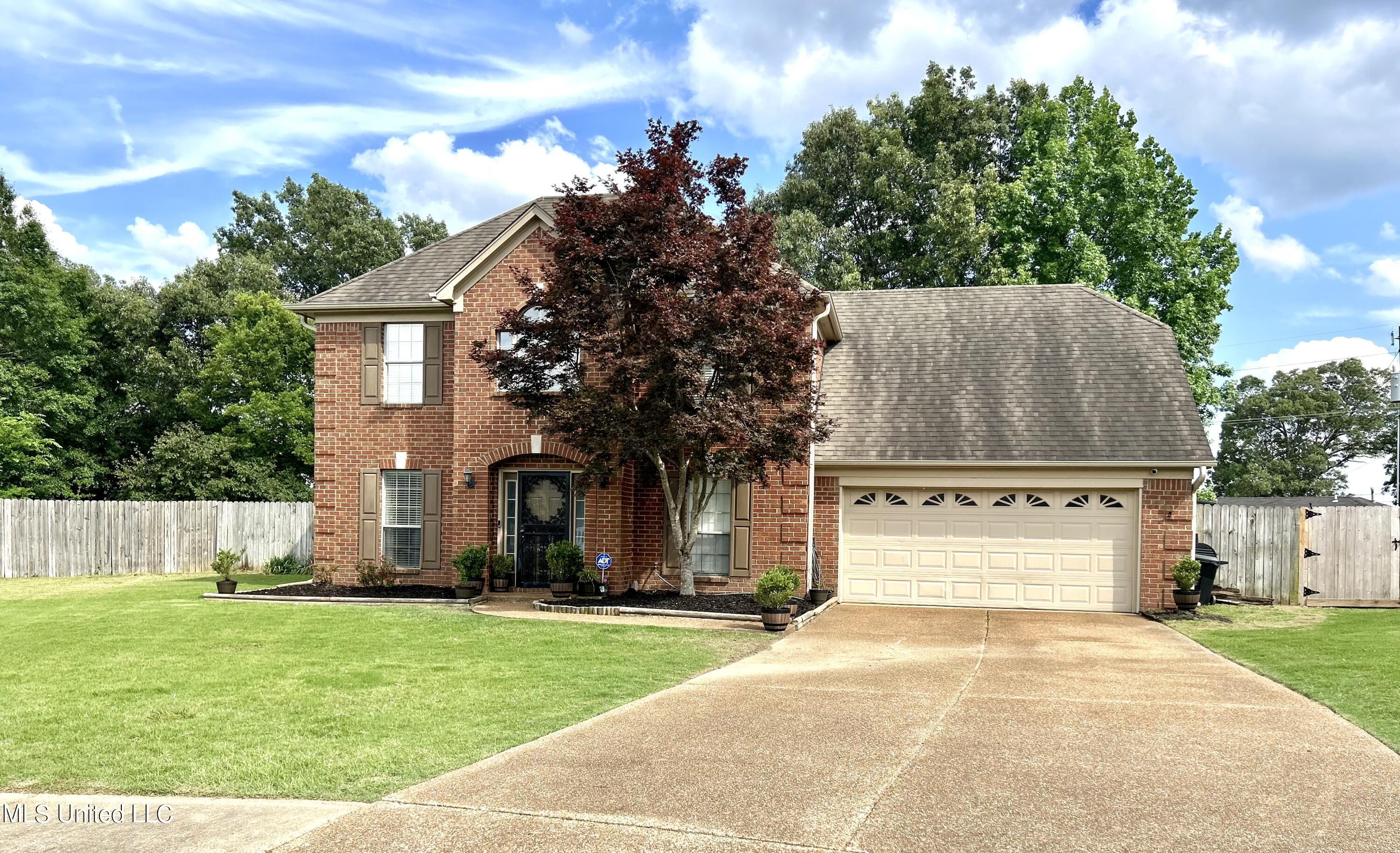 6056 S Shadow Oaks Cove, Olive Branch, Mississippi image 1