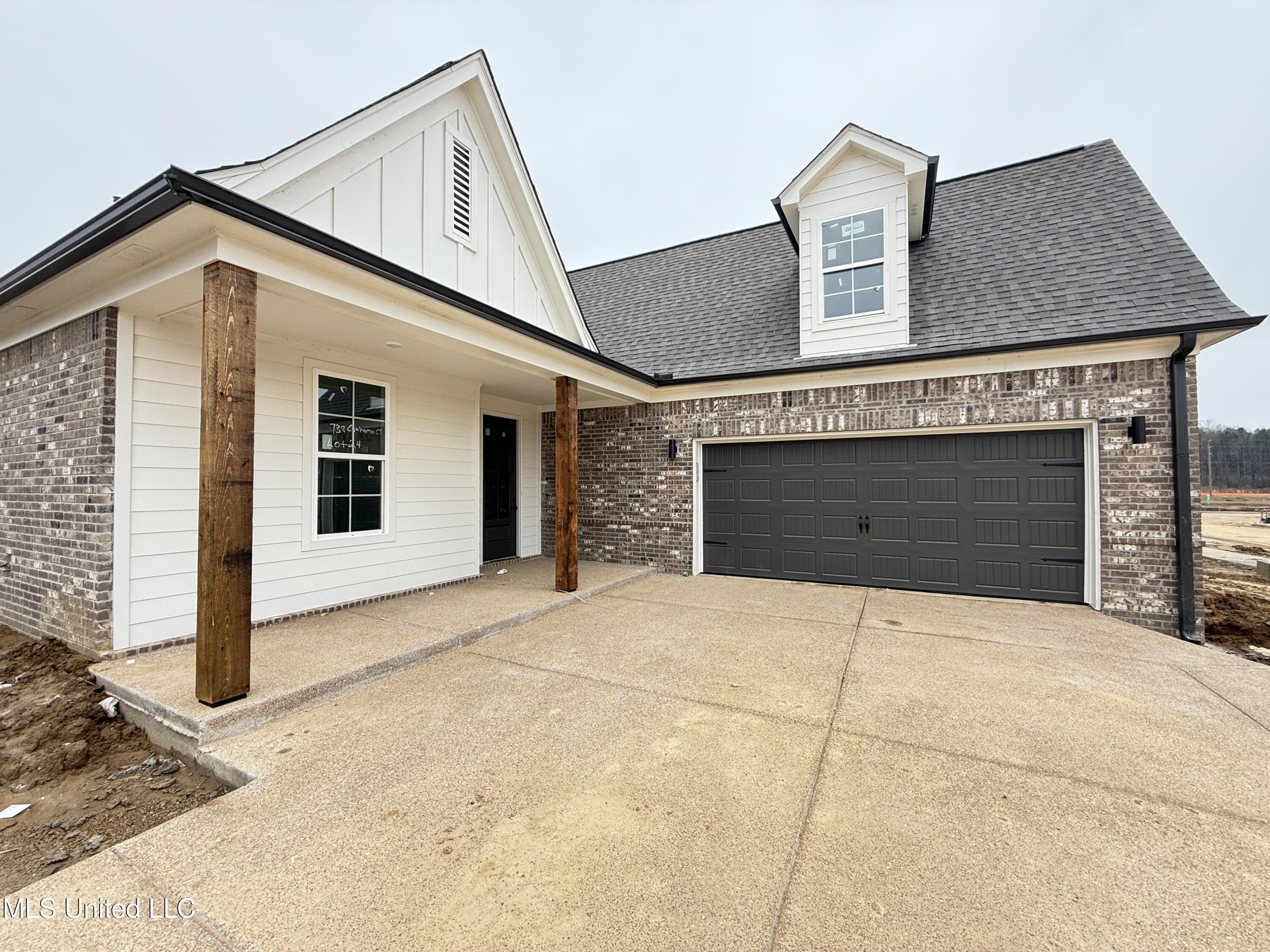 767 Coahoma Court, Nesbit, Mississippi image 6