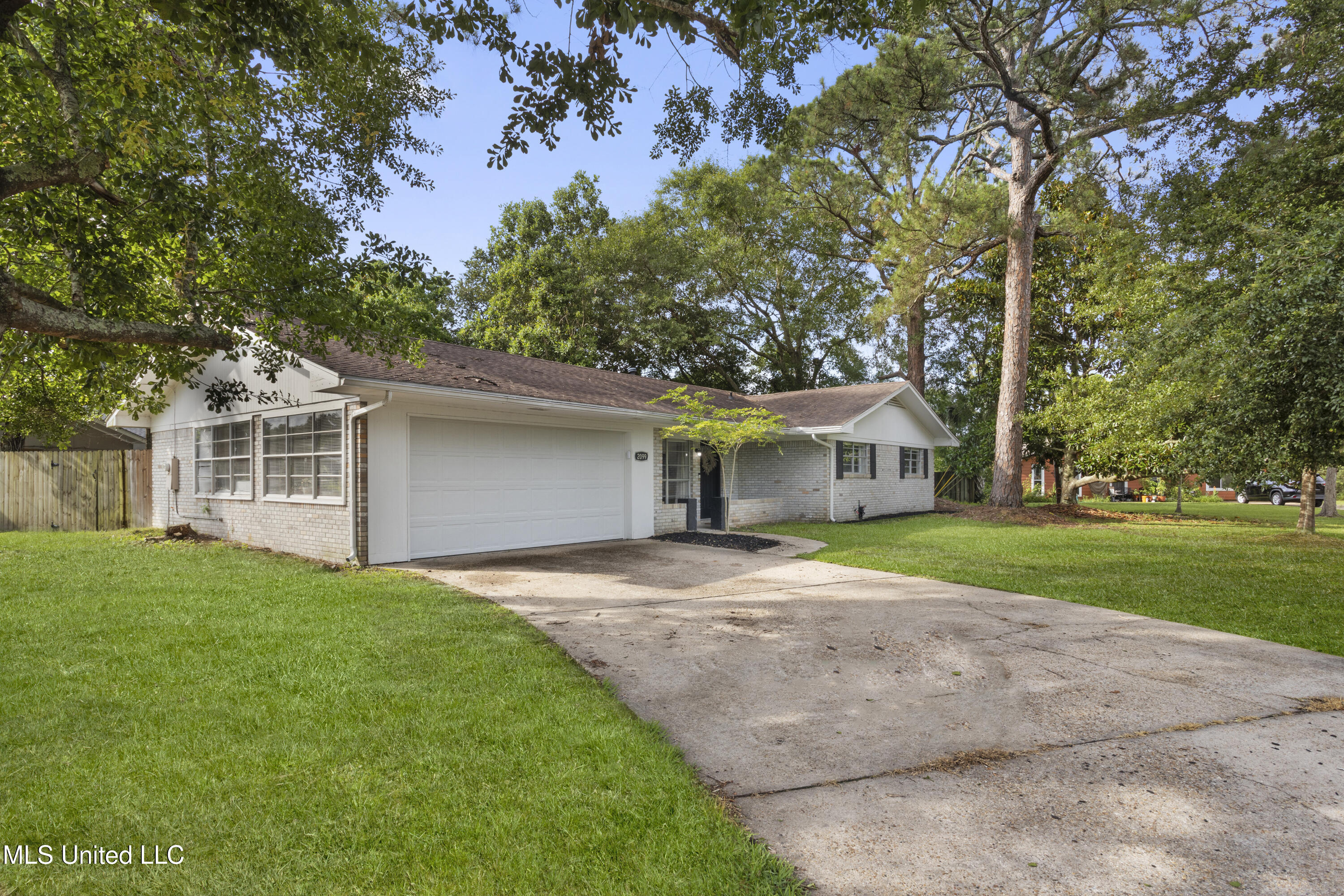 2099 Rustwood Drive, Biloxi, Mississippi image 2