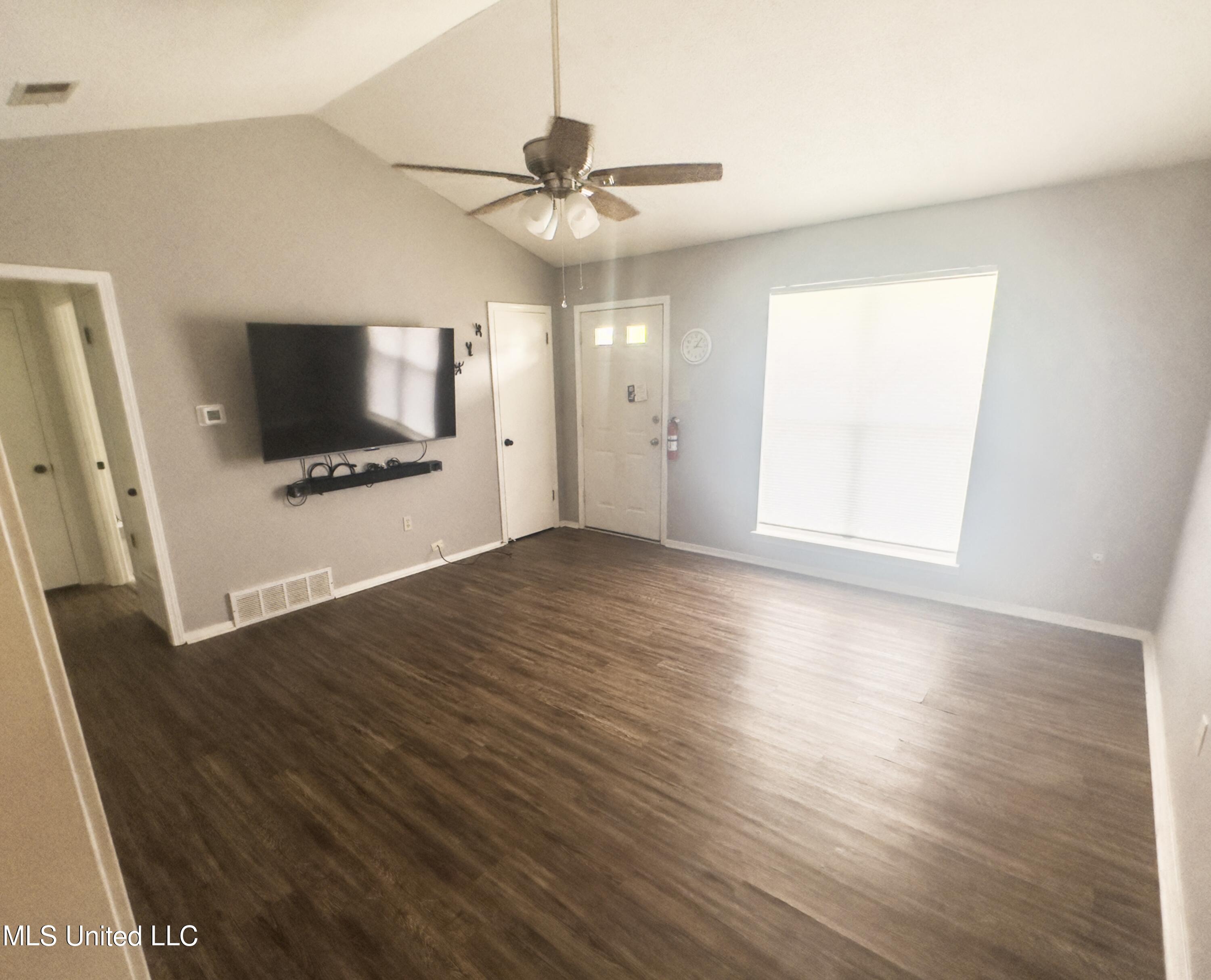 3400 Shadow Oaks Parkway, Horn Lake, Mississippi image 2