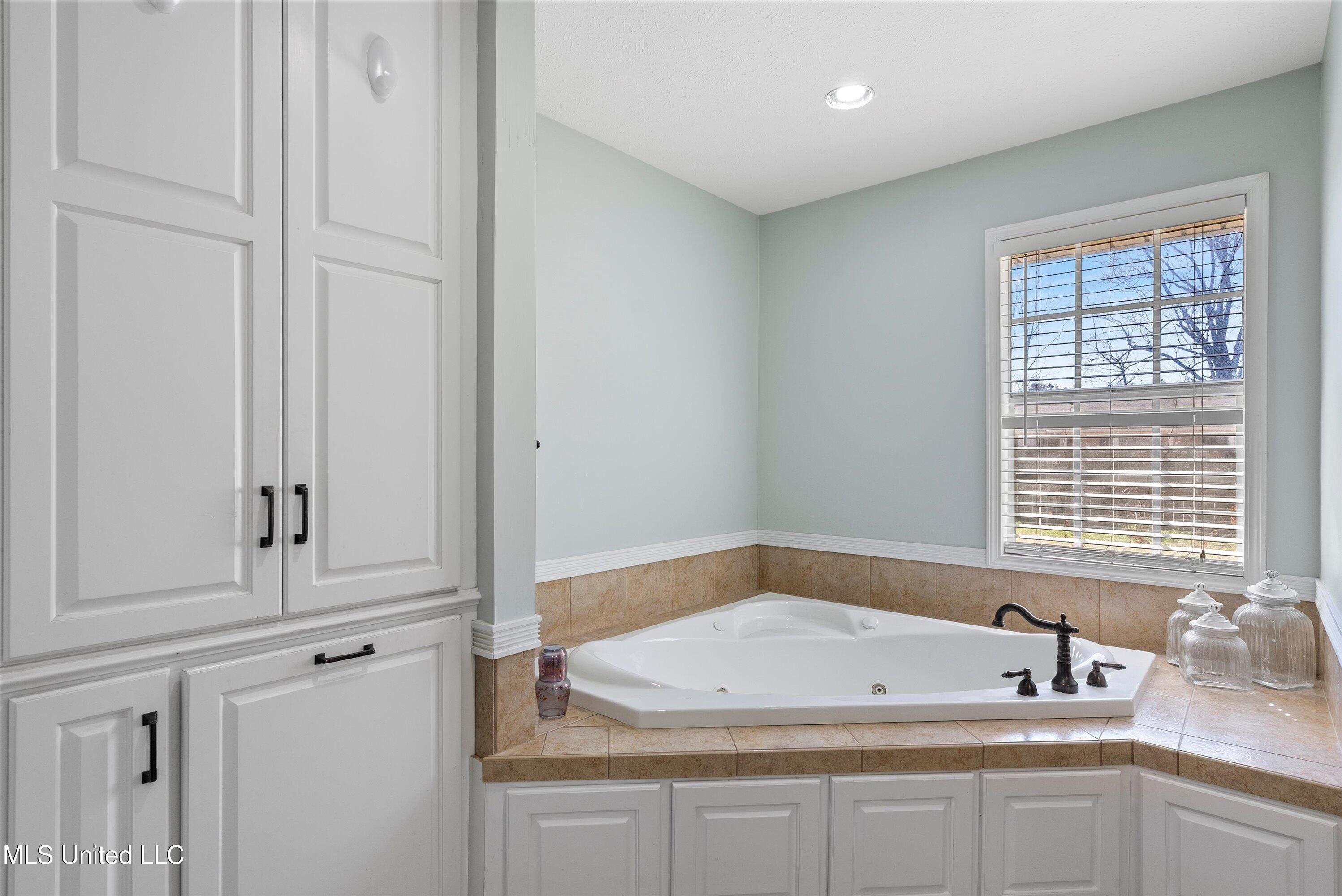 760 Hickory Drive, Grenada, Mississippi image 31