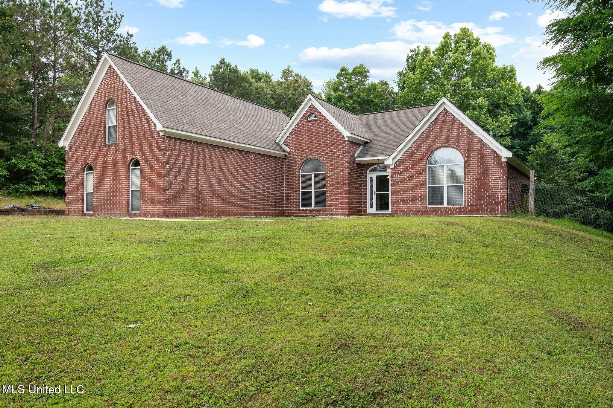 639 Plantation Way, Byhalia, Mississippi image 4