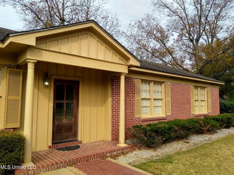 Homes For Sale - 611 Magnolia Drive<br/> Sunflower County, Indianola, MS 38751