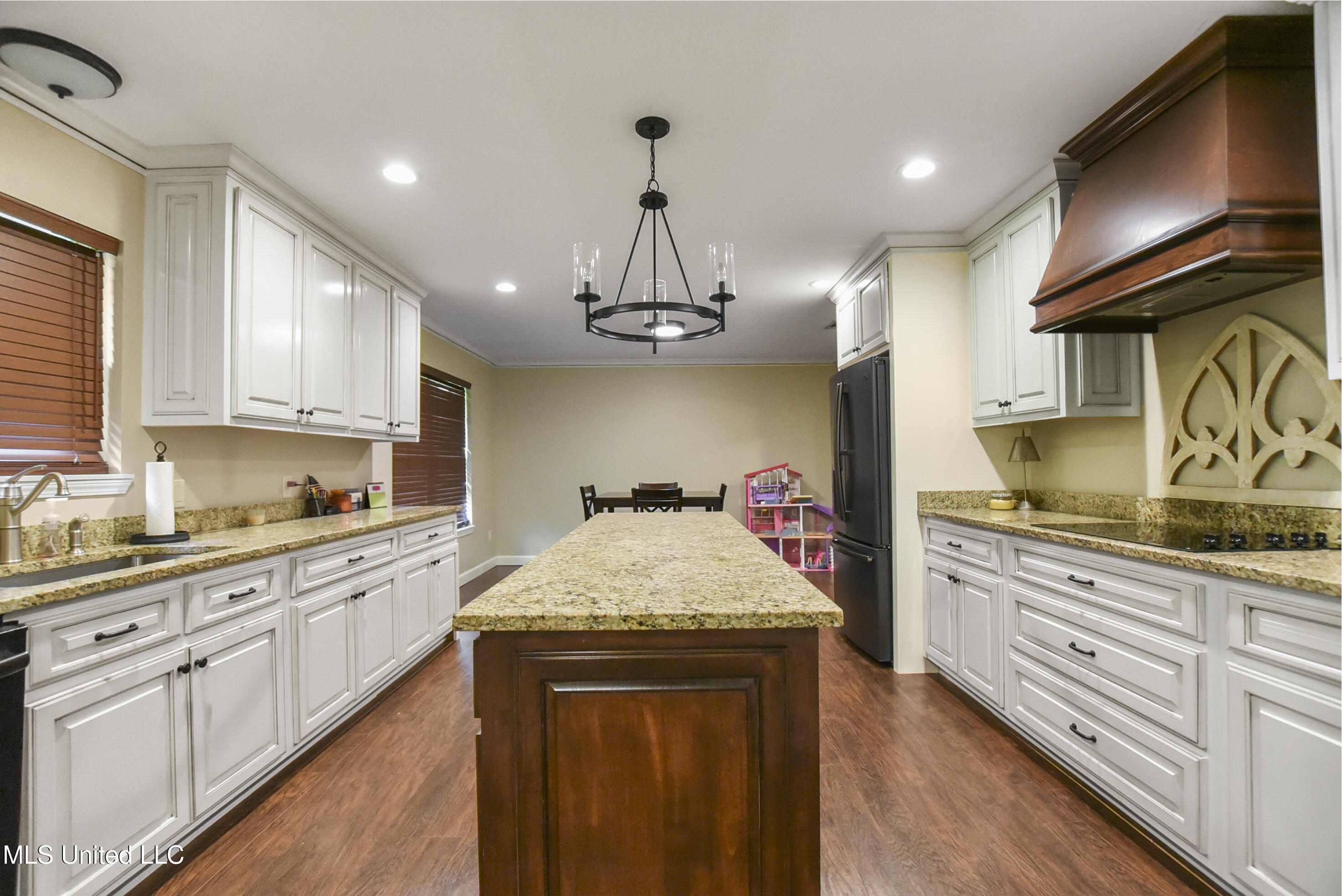 7520 Ogborn Drive, Moss Point, Mississippi image 6