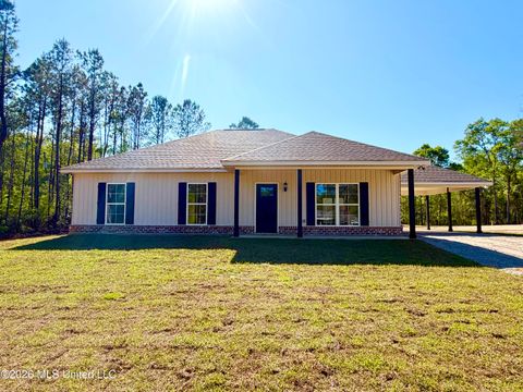 Homes For Sale - 471 White Chapel Road<br/> Carriere, MS 39426