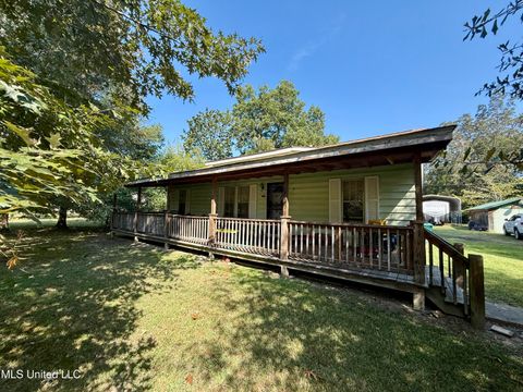 Homes For Sale - 856 Meadowbrook Road<br/> Grenada County, Grenada, MS 38901