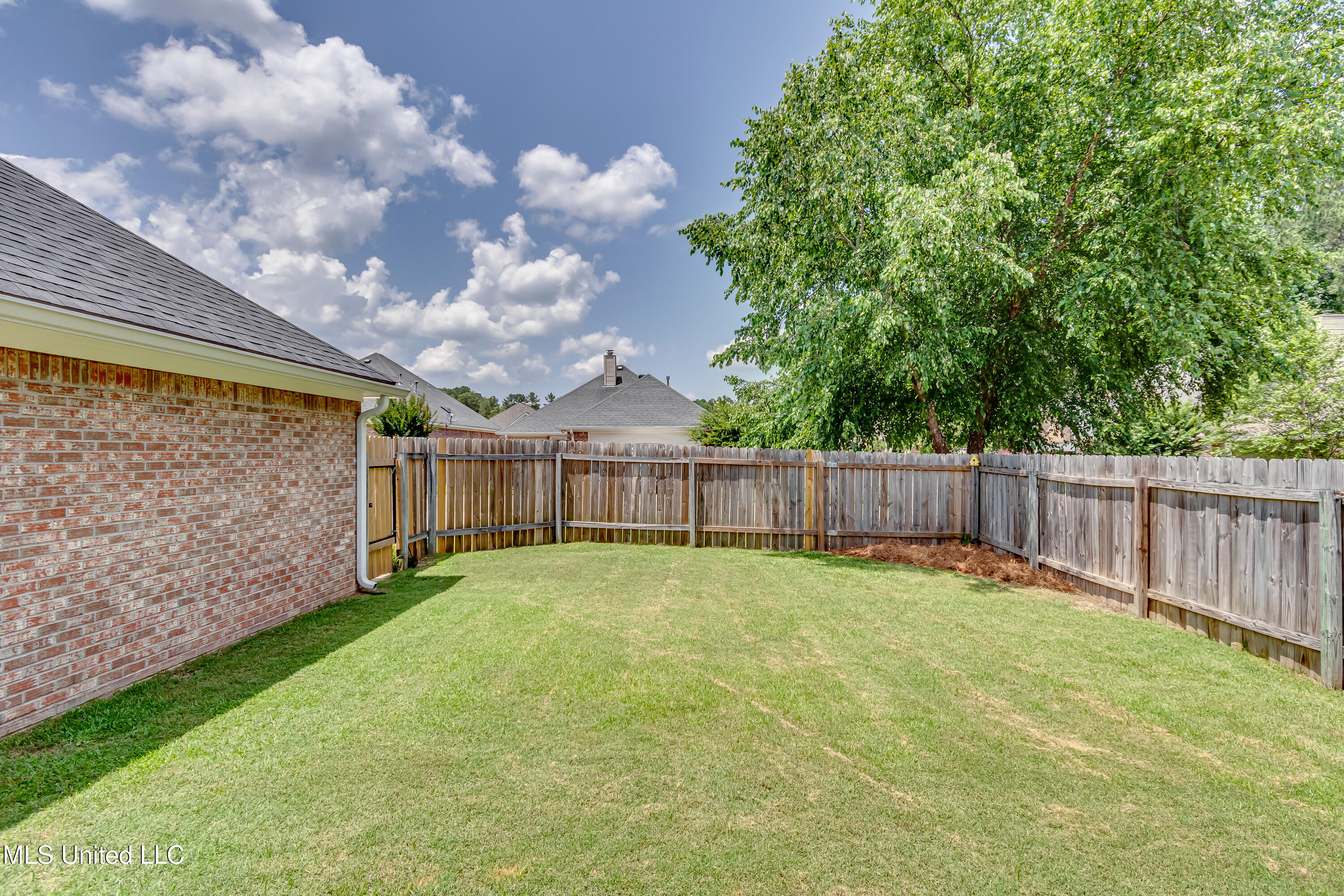 Pearl, Mississippi 39208, United States, 2 Bedrooms Bedrooms, ,2 BathroomsBathrooms,Residential,Active,145650