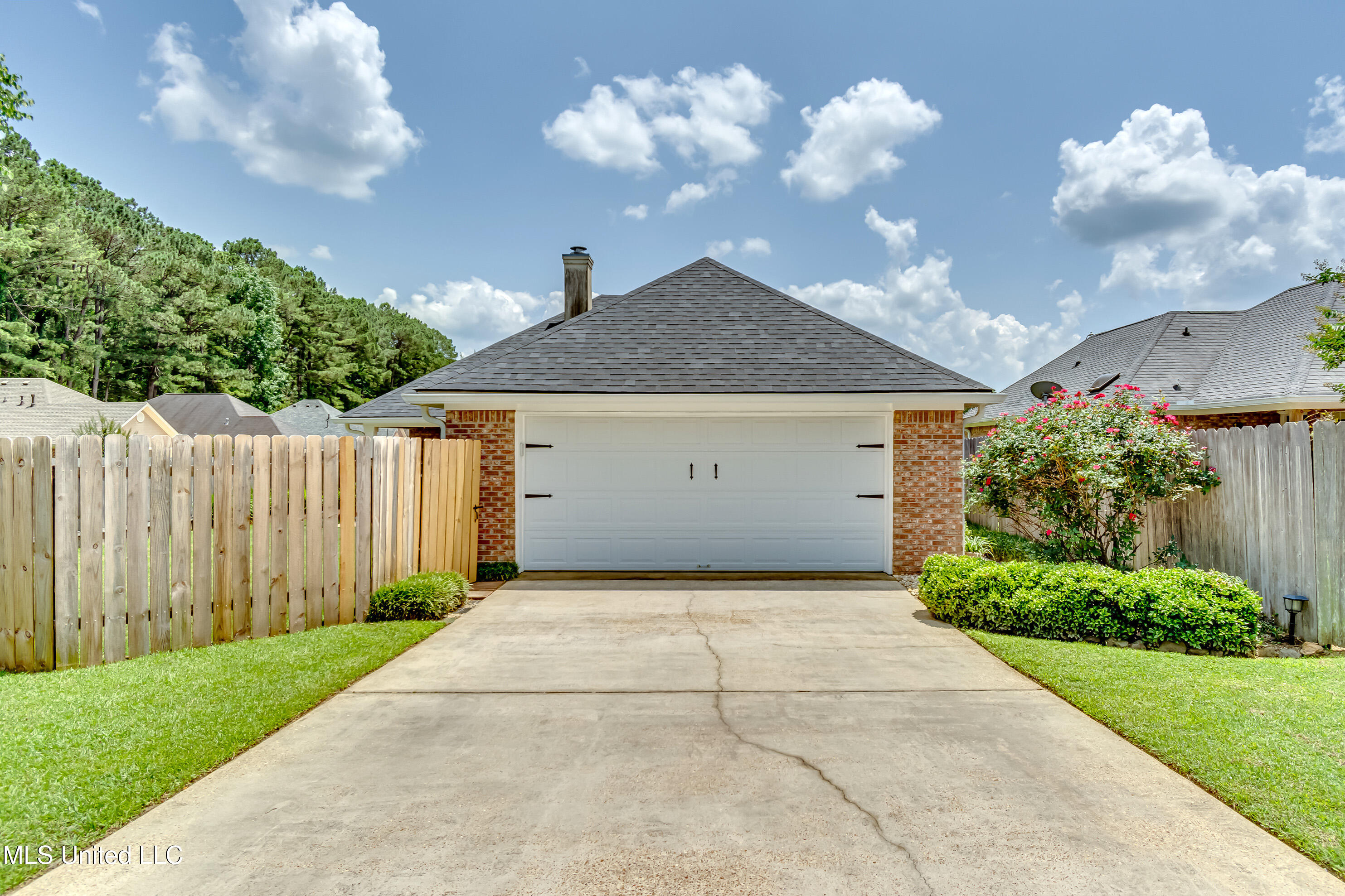 Pearl, Mississippi 39208, United States, 2 Bedrooms Bedrooms, ,2 BathroomsBathrooms,Residential,Active,145650