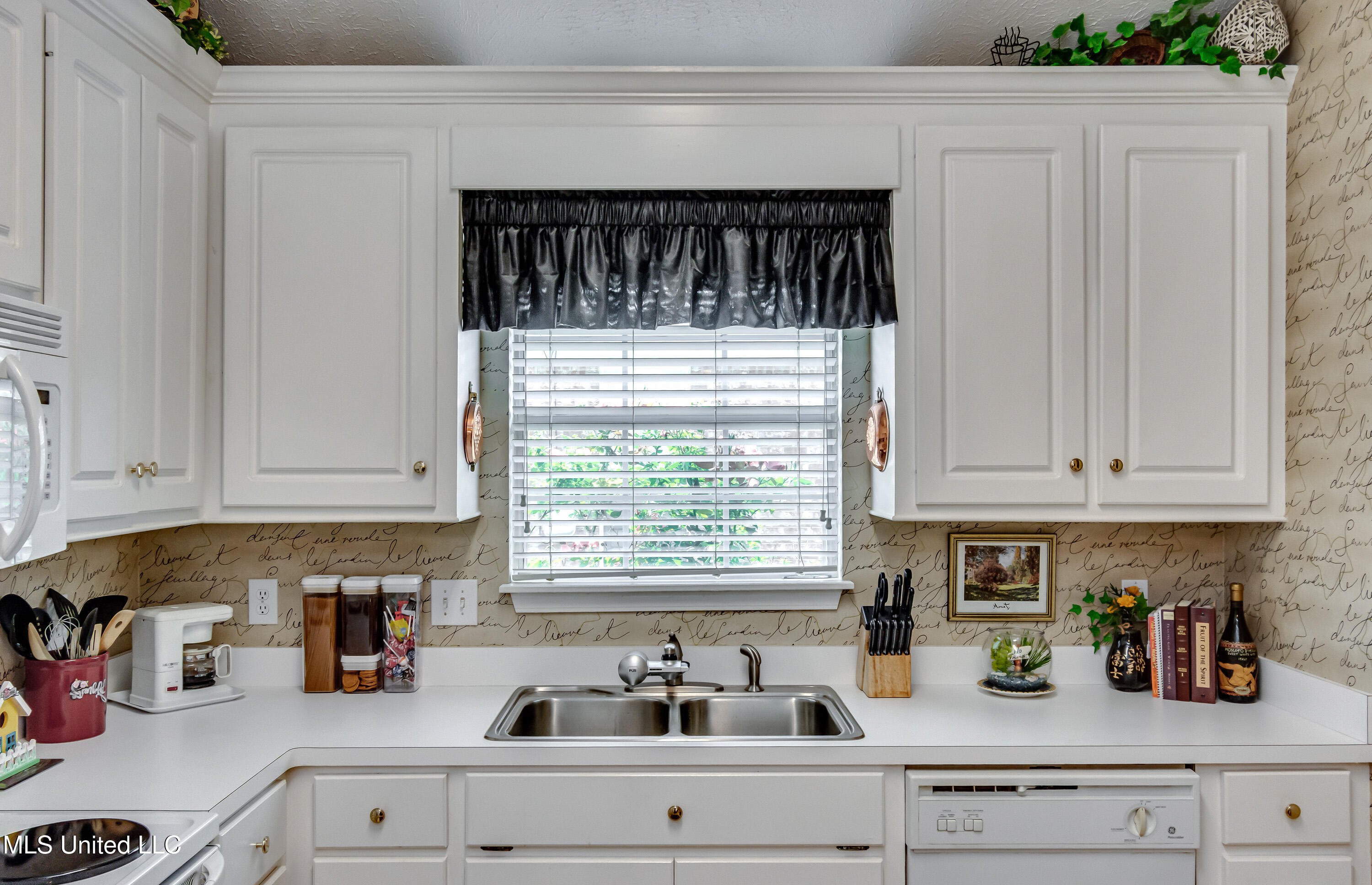 Pearl, Mississippi 39208, United States, 2 Bedrooms Bedrooms, ,2 BathroomsBathrooms,Residential,Active,145650