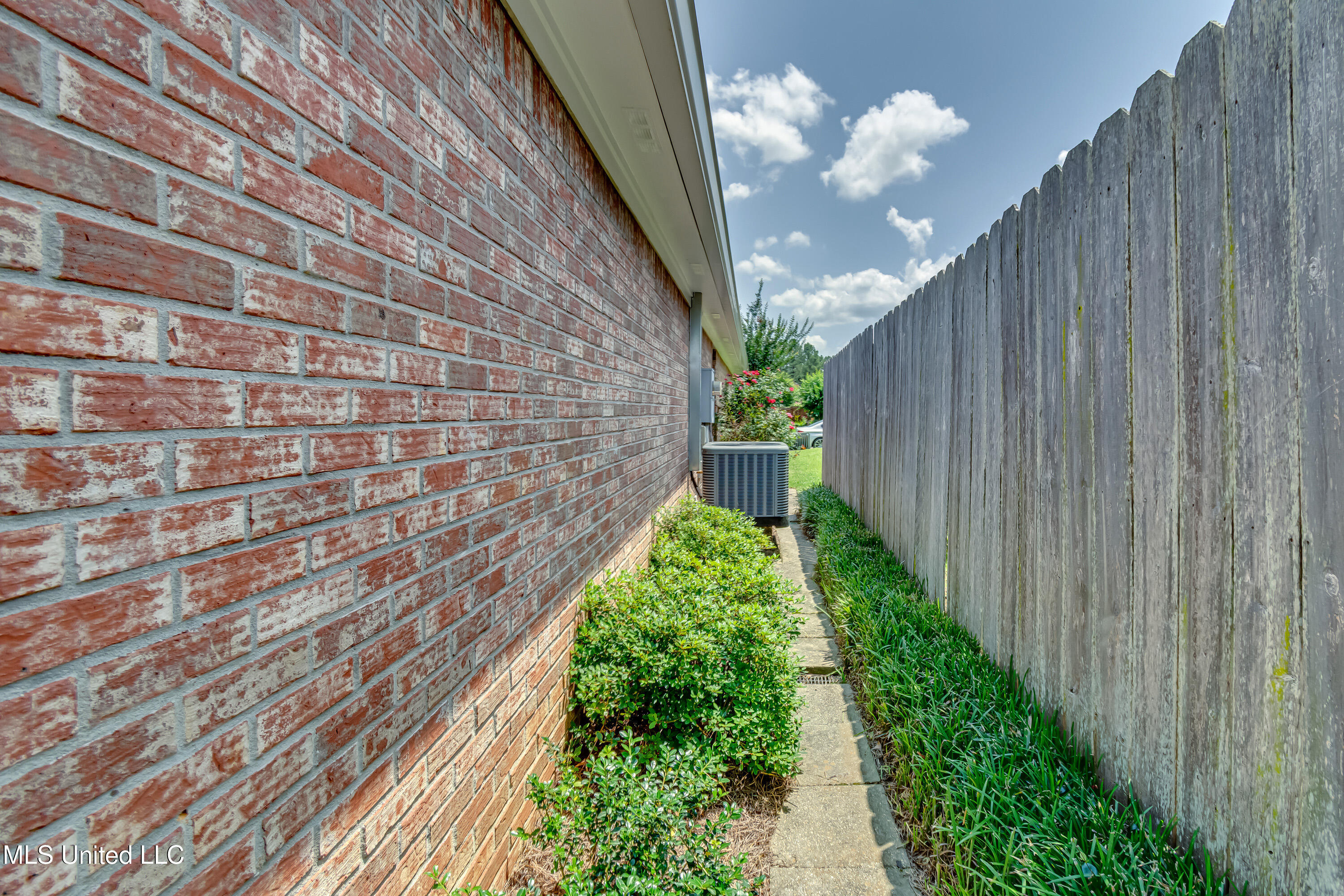 Pearl, Mississippi 39208, United States, 2 Bedrooms Bedrooms, ,2 BathroomsBathrooms,Residential,Active,145650