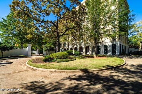 Condo For Sale - 1200 Meadowbrook Road<br/> Hinds County, Jackson, MS 39206