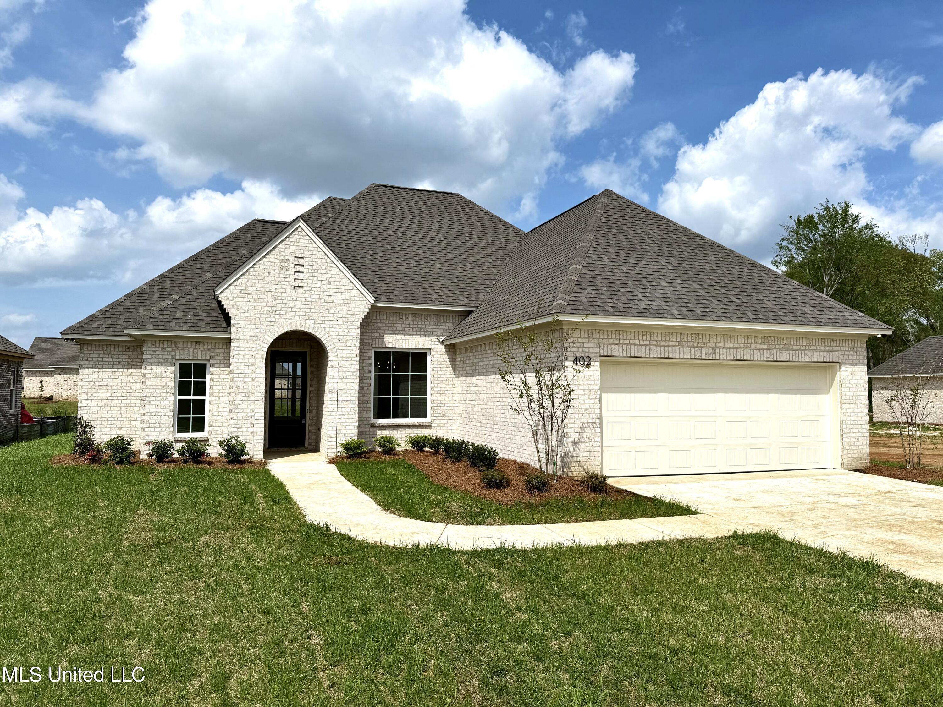 402 Butternut Dr, Canton, Mississippi image 1