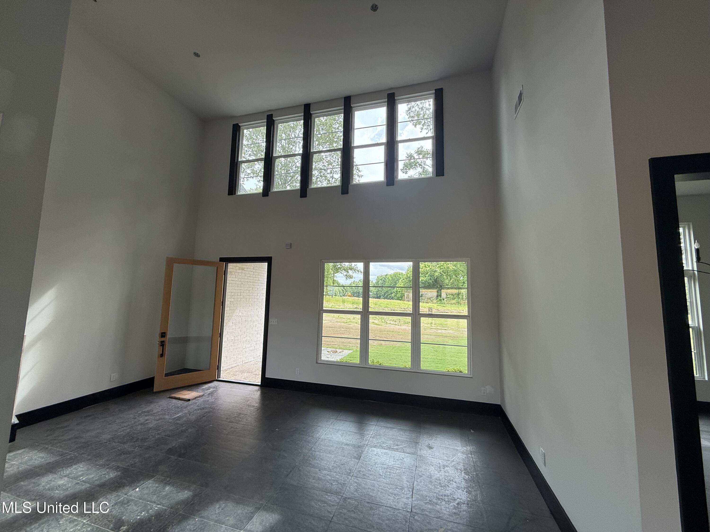5171 Brook Lane, Hernando, Mississippi image 6