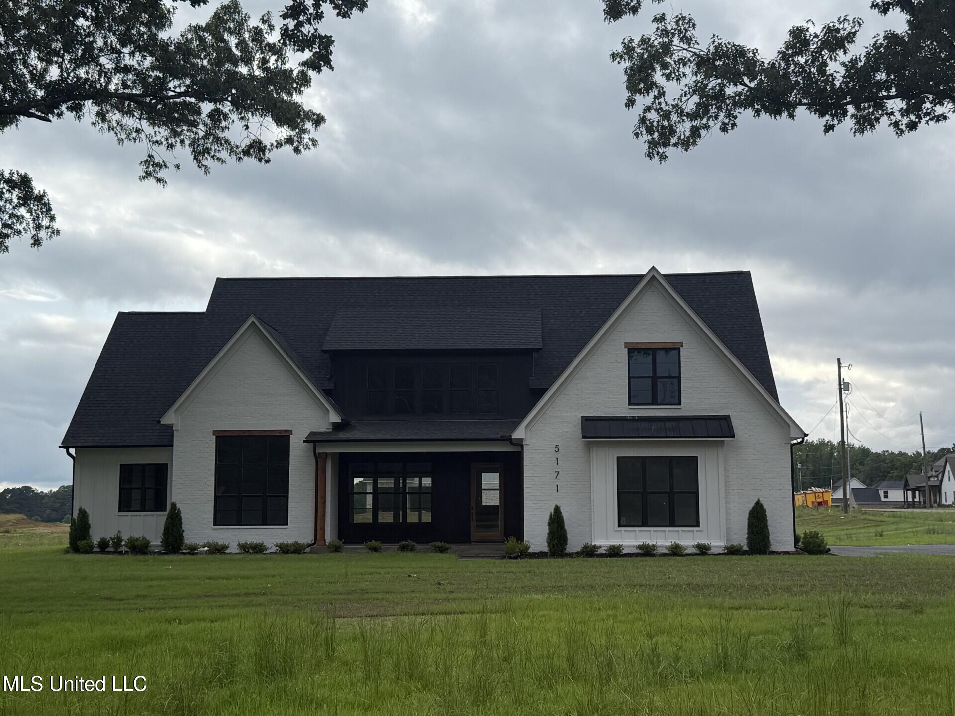 5171 Brook Lane, Hernando, Mississippi image 1