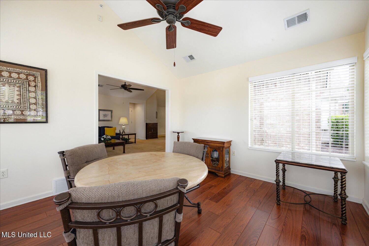 8761 Parkview Oaks Circle, Olive Branch, Mississippi image 9