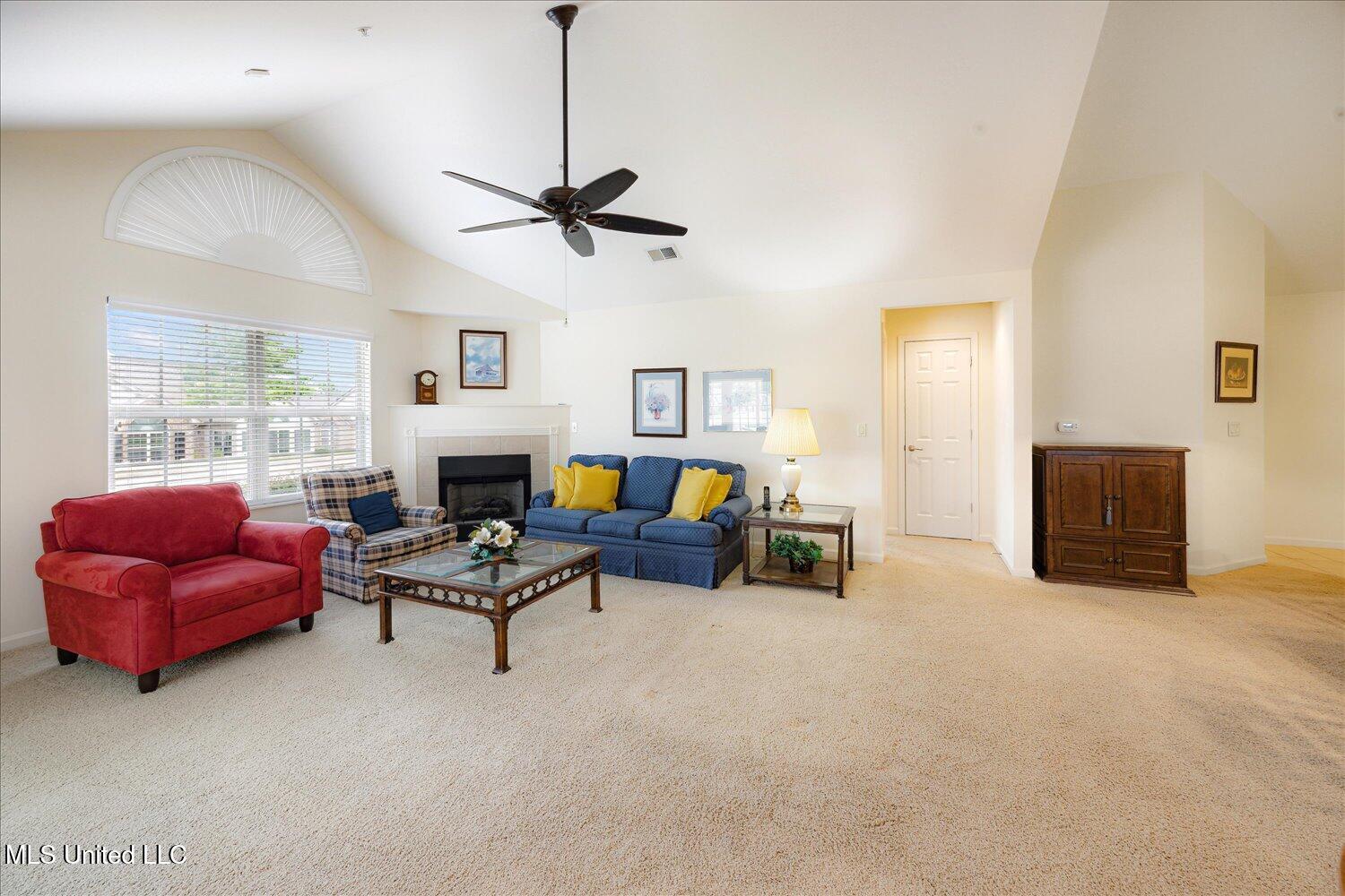 8761 Parkview Oaks Circle, Olive Branch, Mississippi image 7