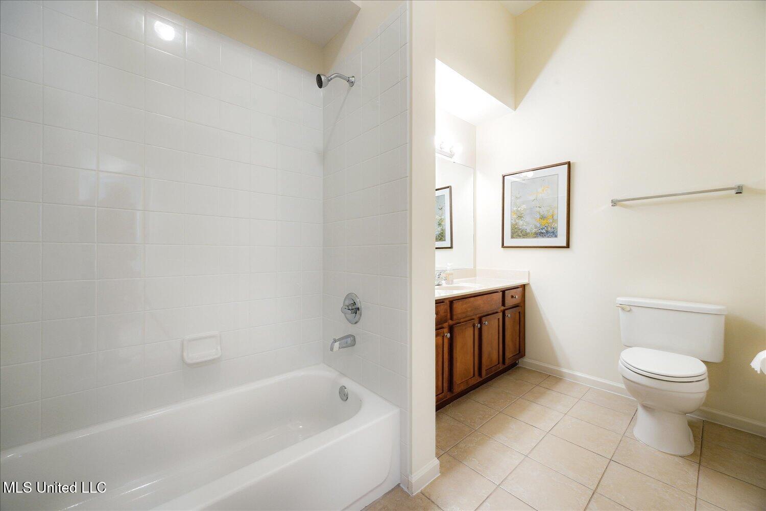 8761 Parkview Oaks Circle, Olive Branch, Mississippi image 16