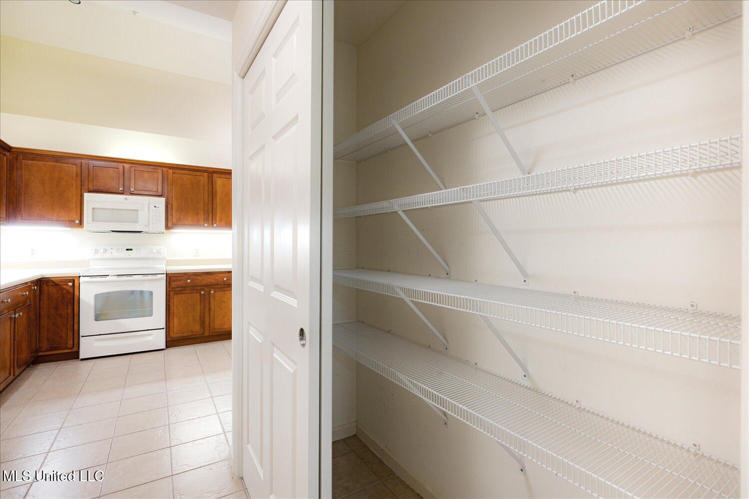 8761 Parkview Oaks Circle, Olive Branch, Mississippi image 21