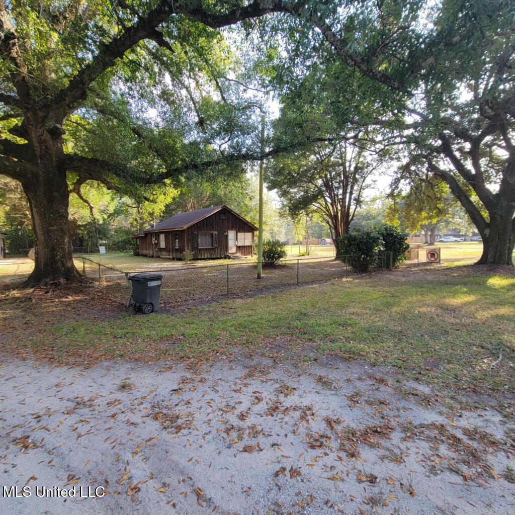 9402 Saracennia Road, Moss Point, Mississippi image 5