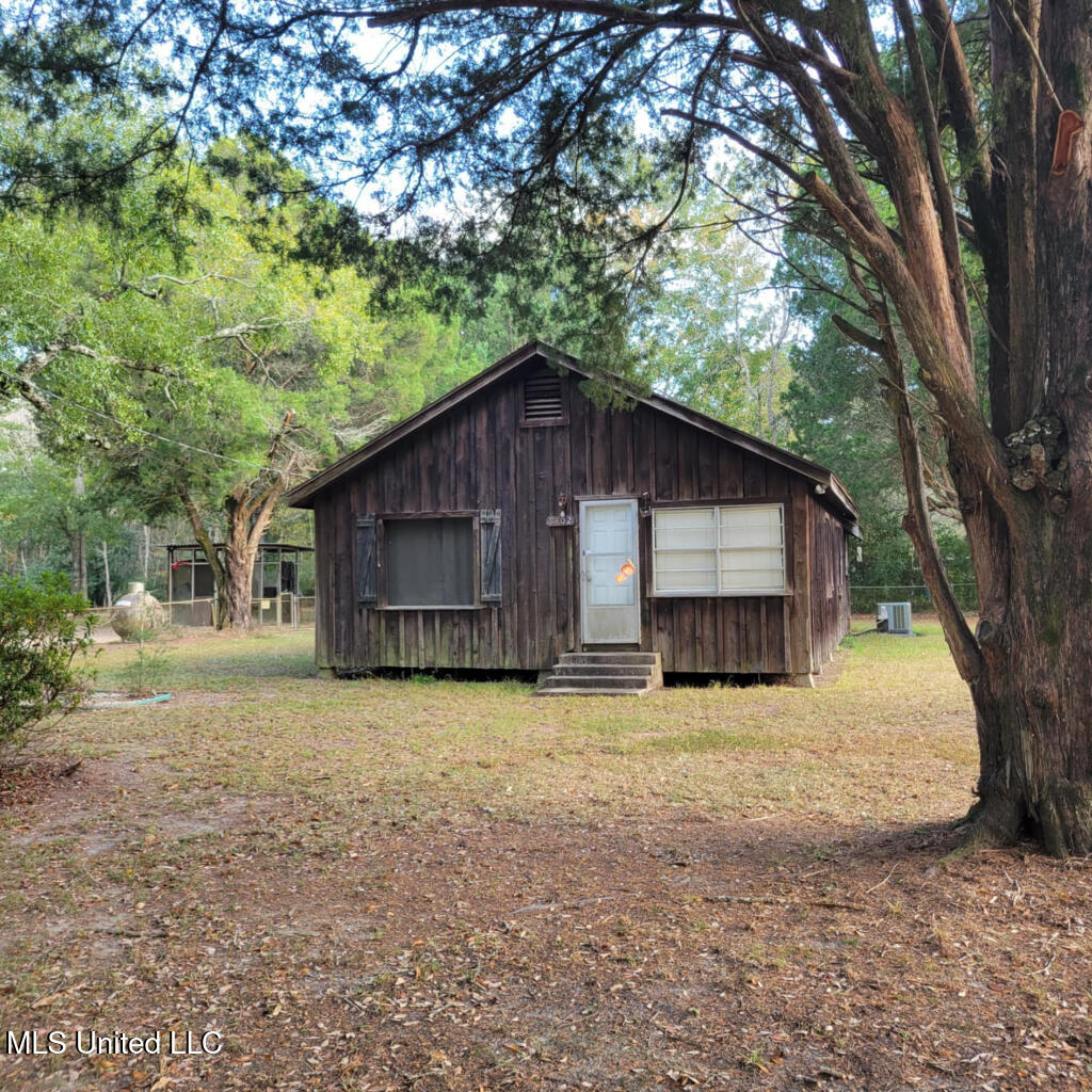 9402 Saracennia Road, Moss Point, Mississippi image 3