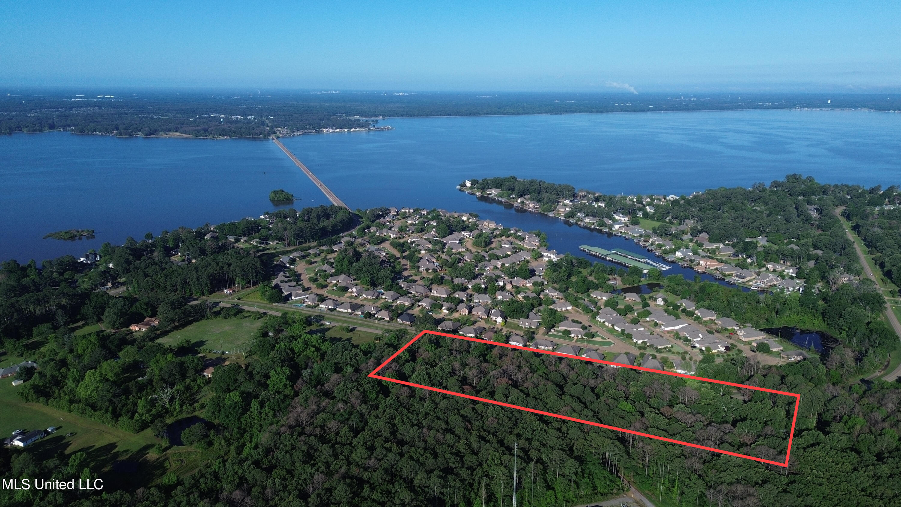 Fannin Landing Circle, Brandon, Mississippi image 1