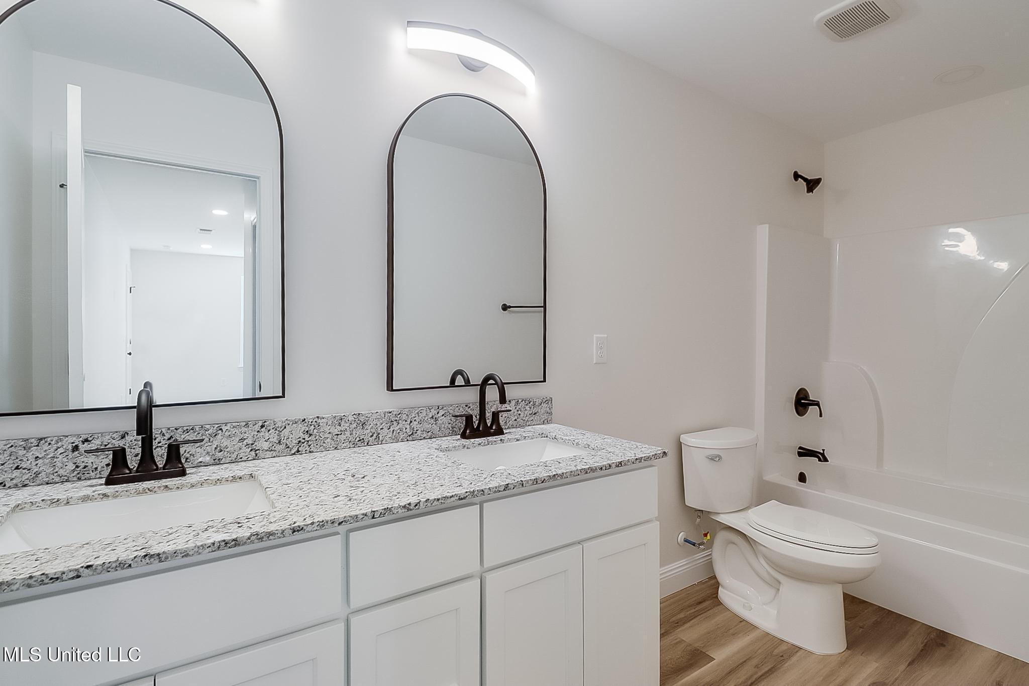 4012 Southern Oaks Circle Circle, Gulfport, Mississippi image 10