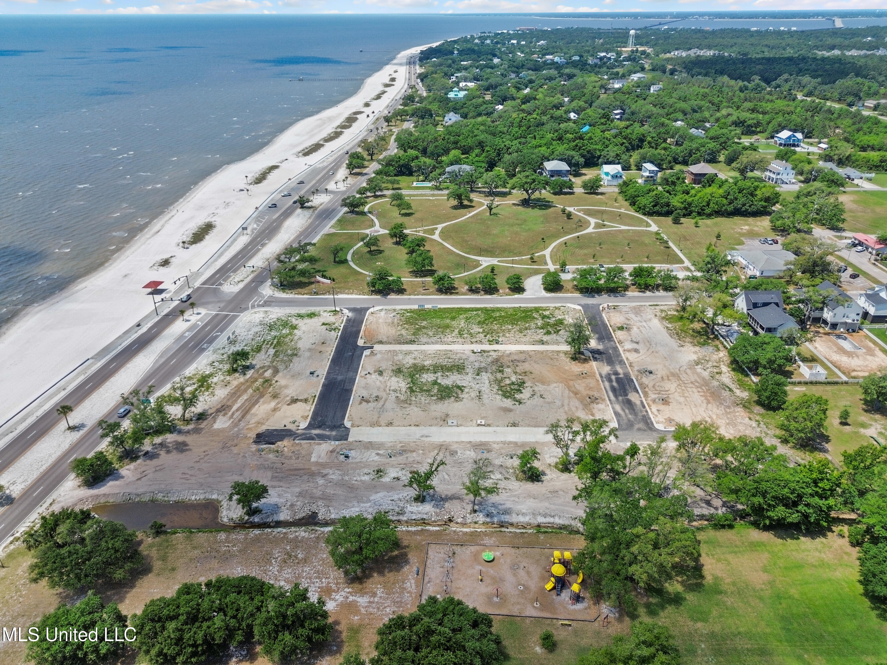 27 Sandy Beach Drive, Pass Christian, Mississippi image 9