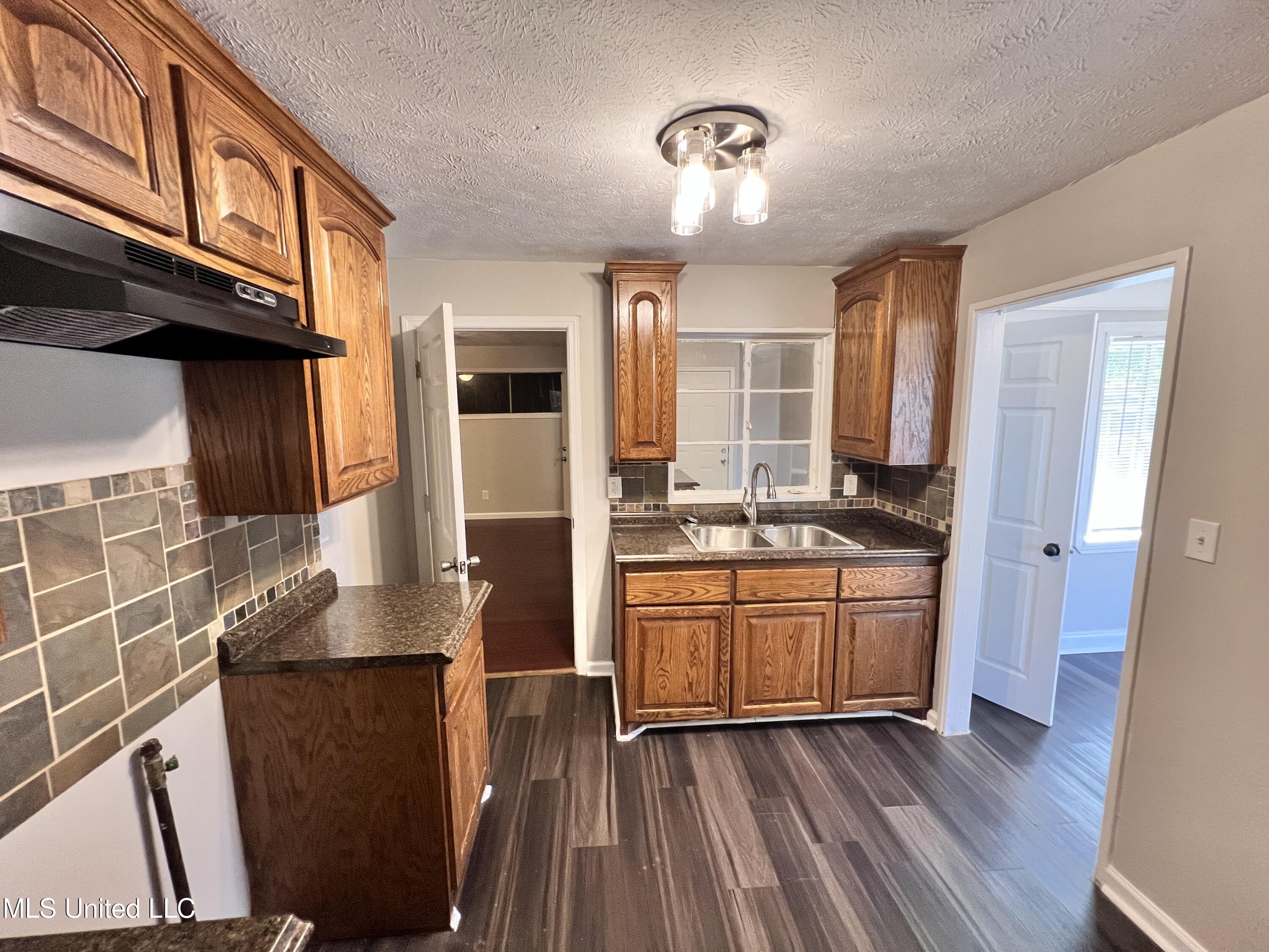 1317 Fernwood Drive, Jackson, Mississippi image 7