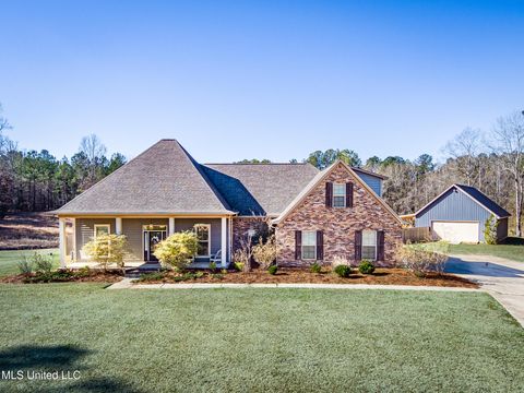 Homes For Sale - 154 Saddle Ridge Drive<br/> Florence, MS 39073