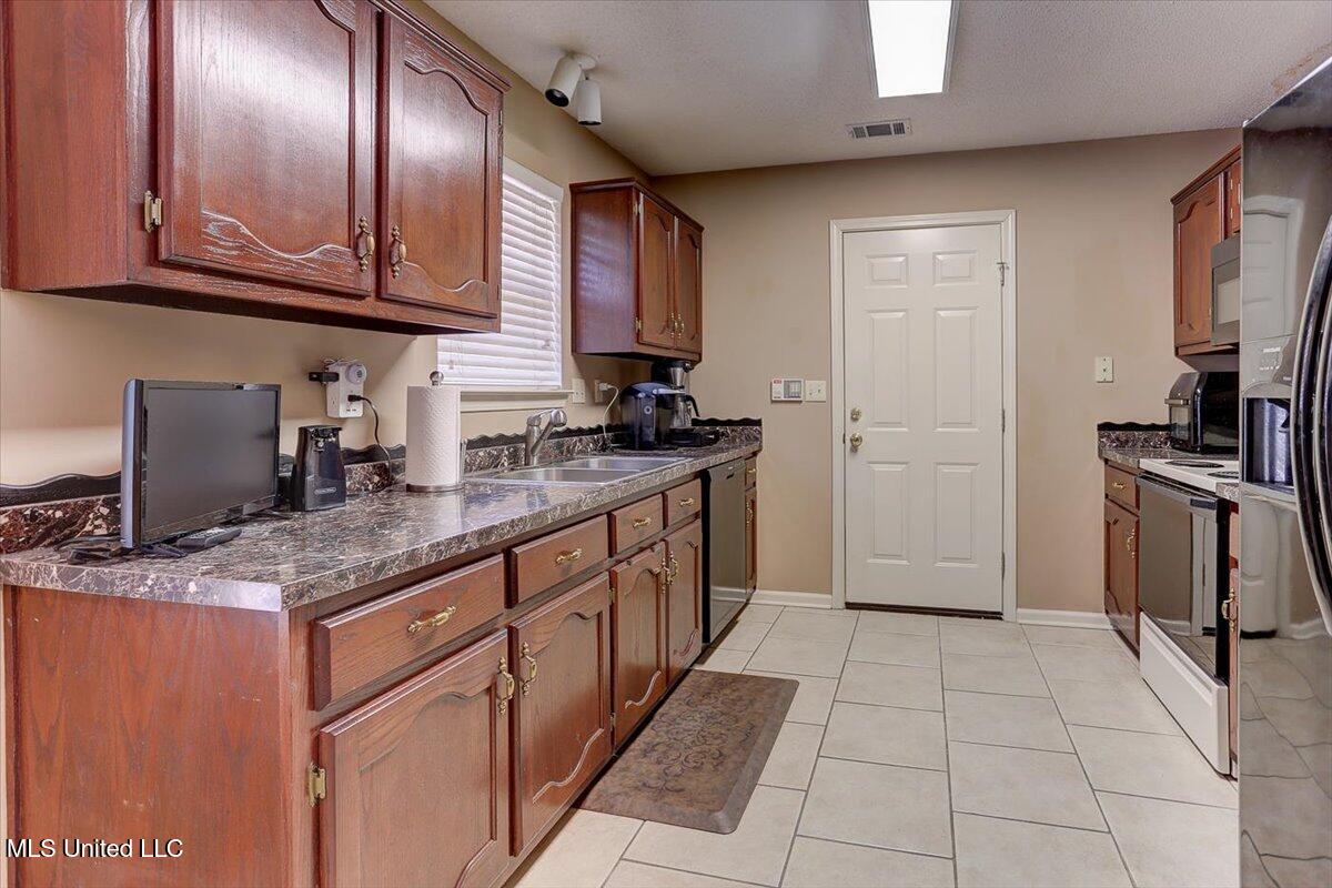 5455 Kayla Drive, Southaven, Mississippi image 12