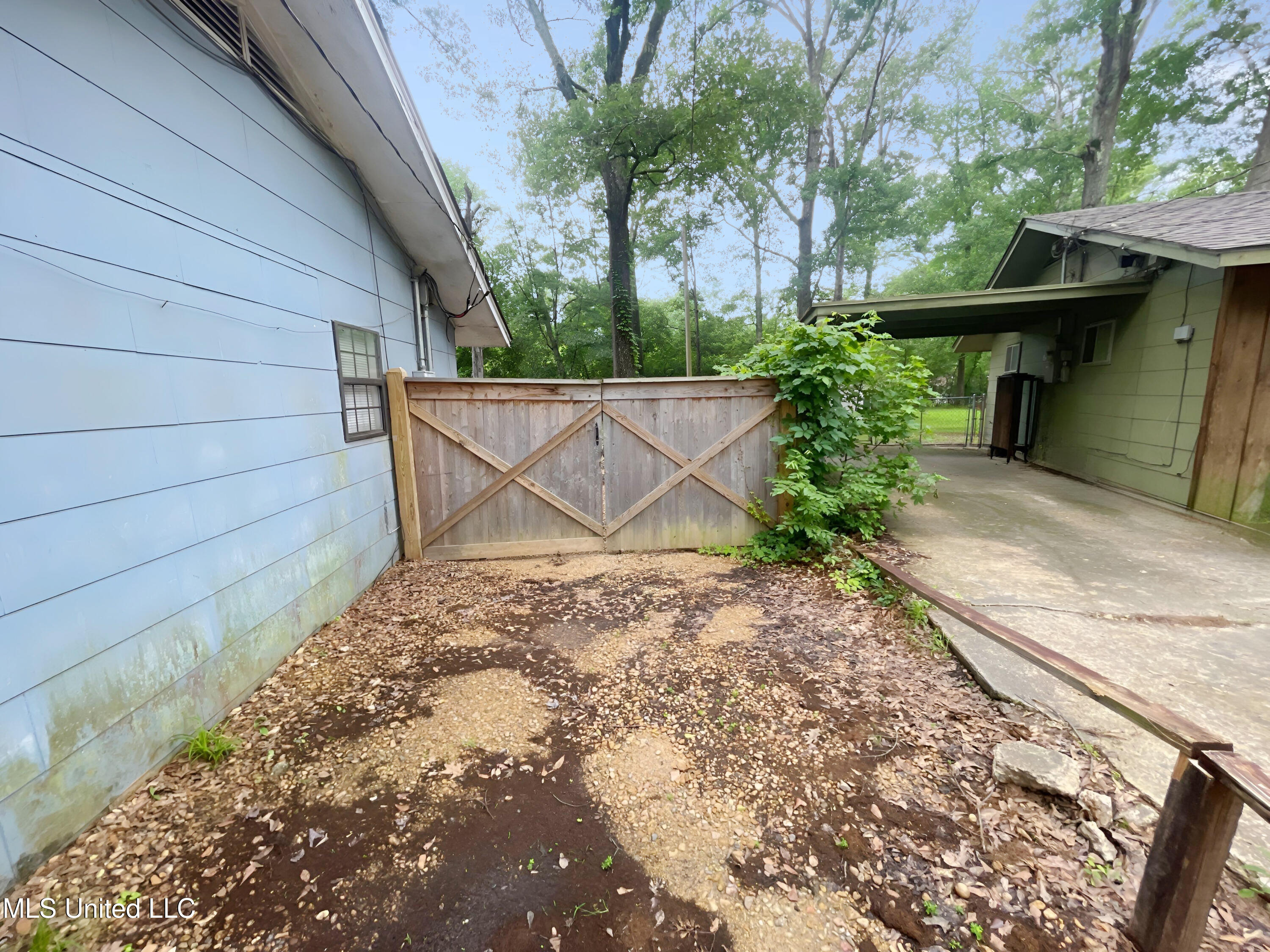 3233 Woodview Drive, Jackson, Mississippi image 11