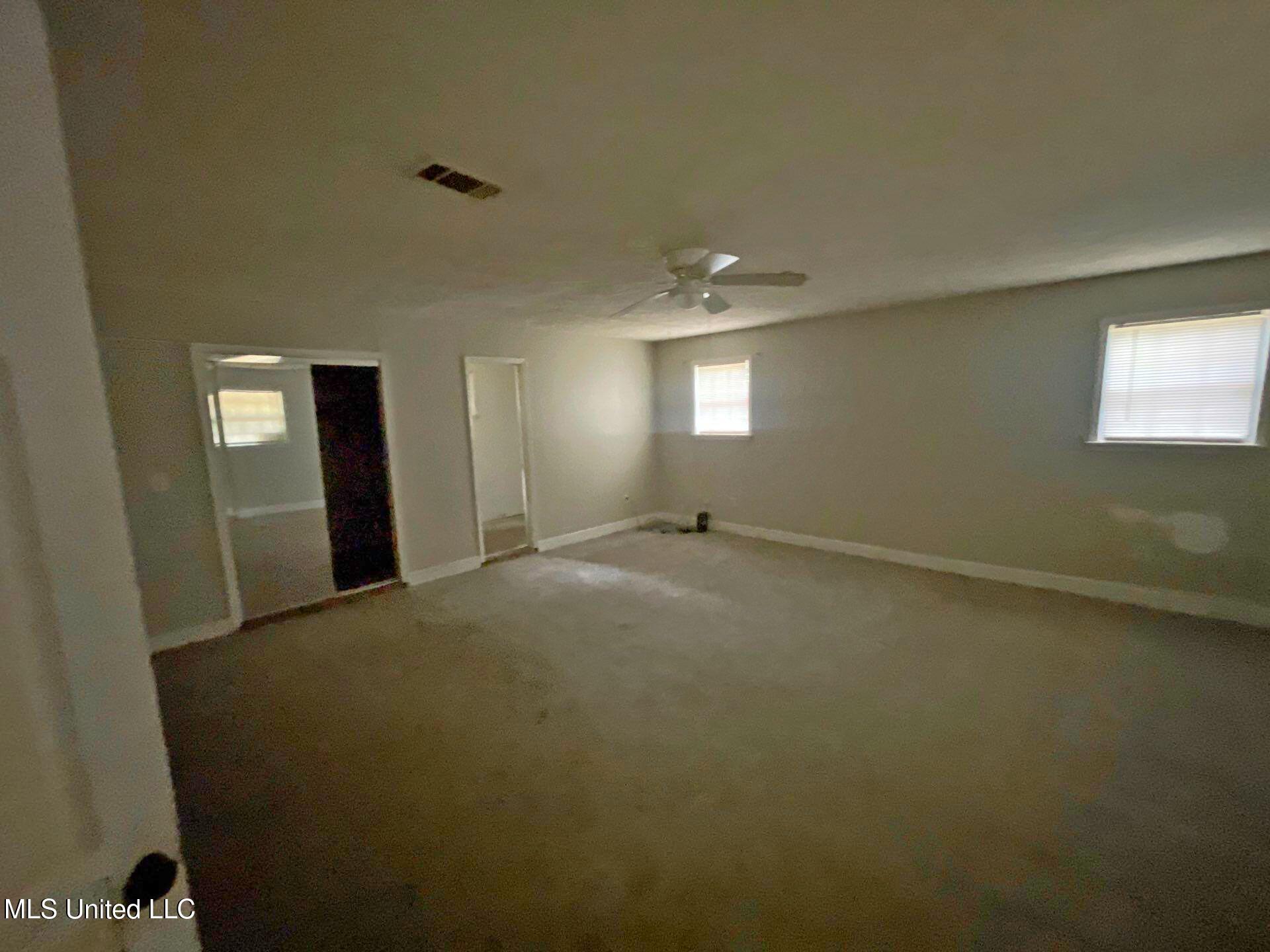 3233 Woodview Drive, Jackson, Mississippi image 4